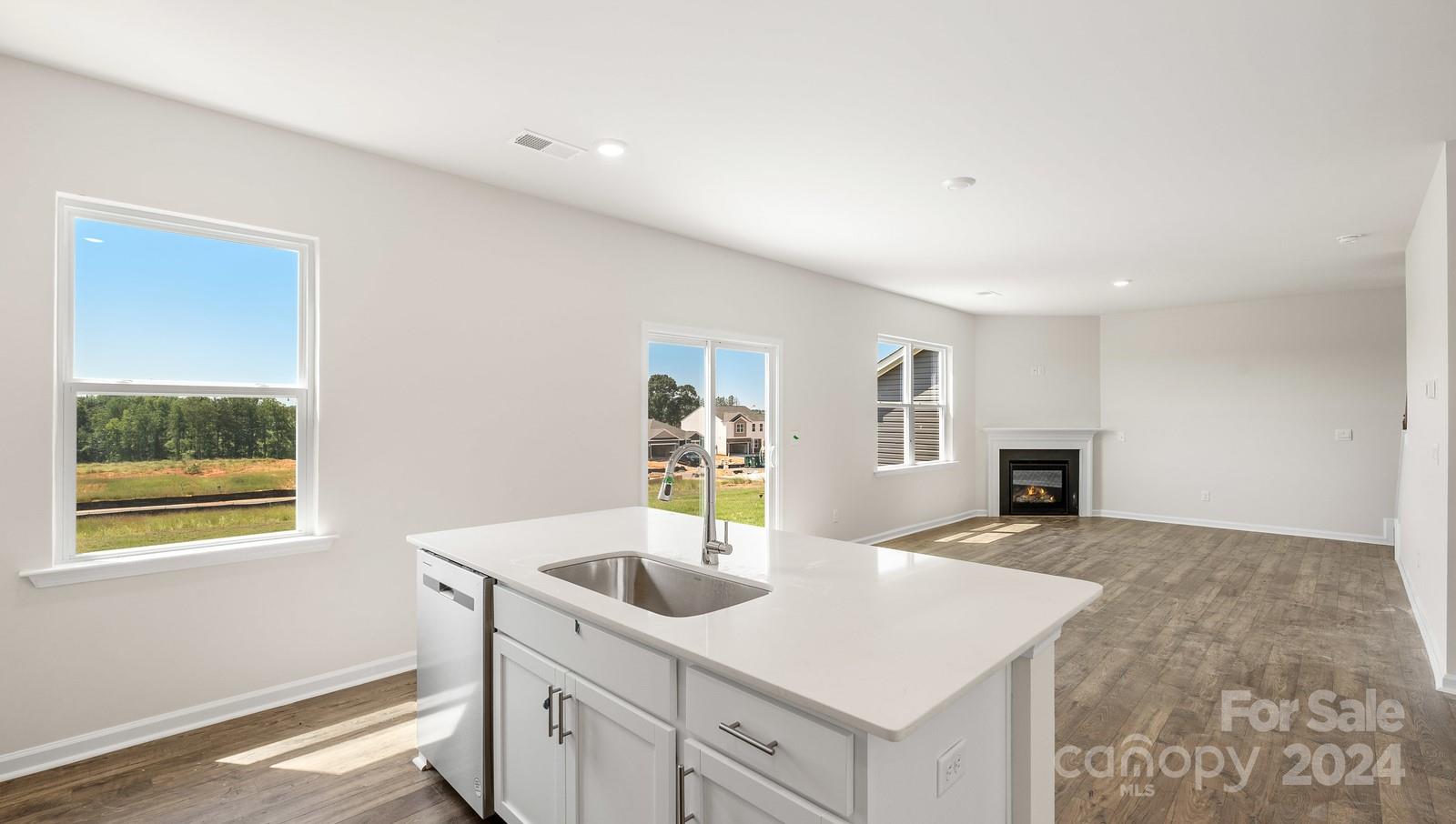 584 Country Oak Drive Property Photo 8