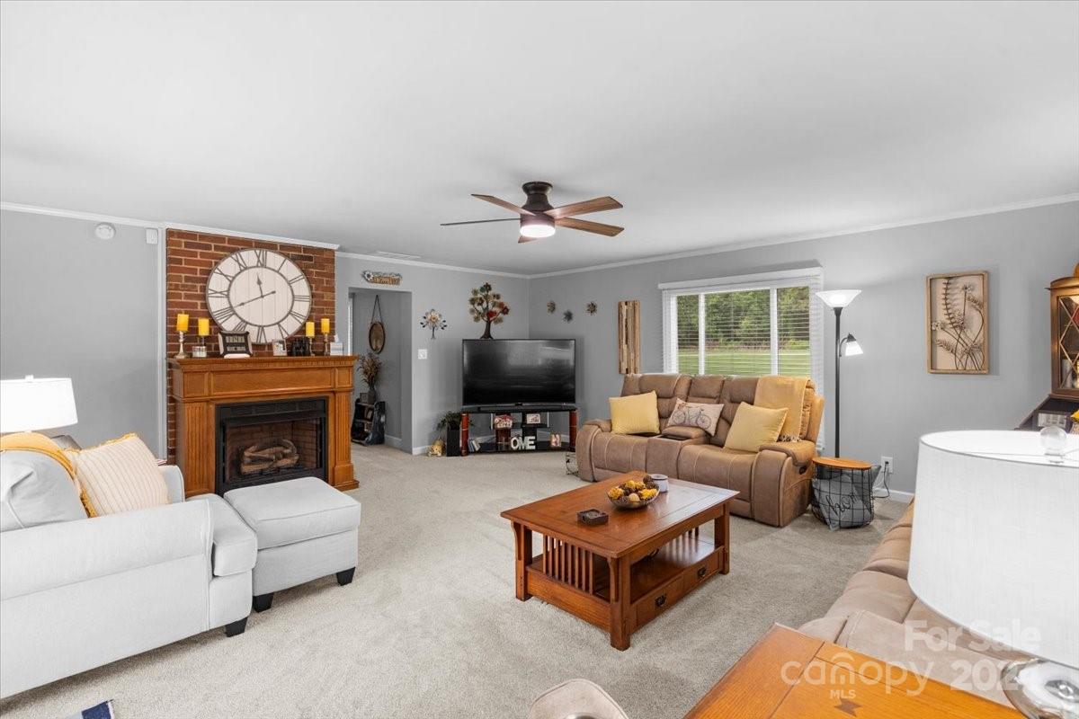 2500 Belmeade Drive Property Photo 12