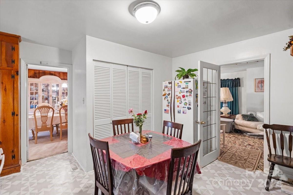 1736 Woodland Drive Property Photo 13