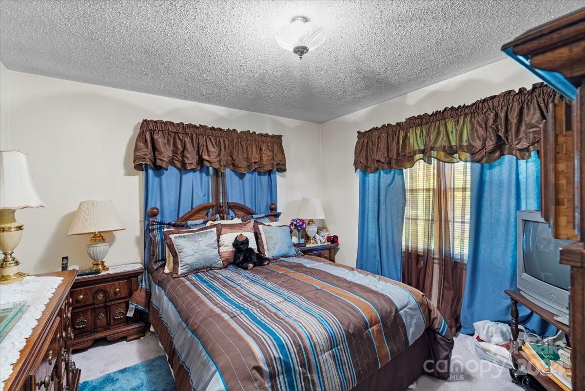 1736 Woodland Drive Property Photo 16