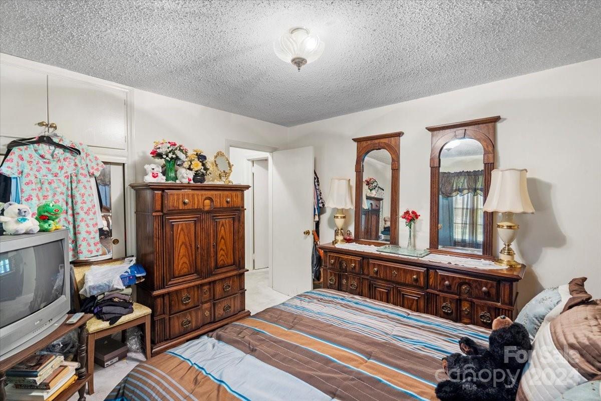 1736 Woodland Drive Property Photo 17
