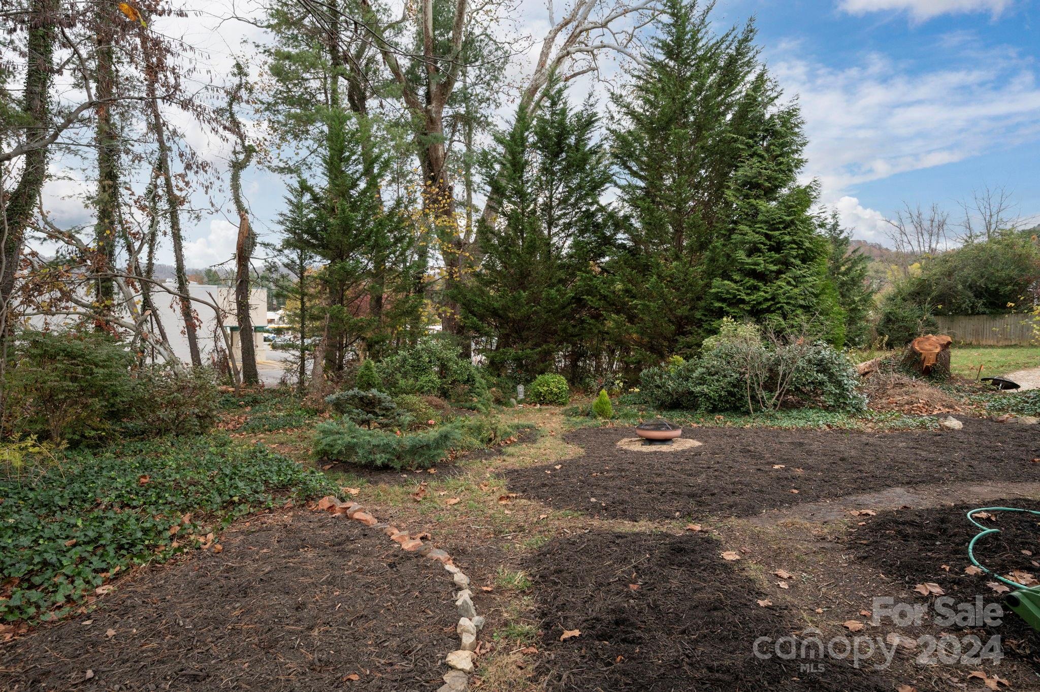 21 Lakeshore Drive Property Photo 3