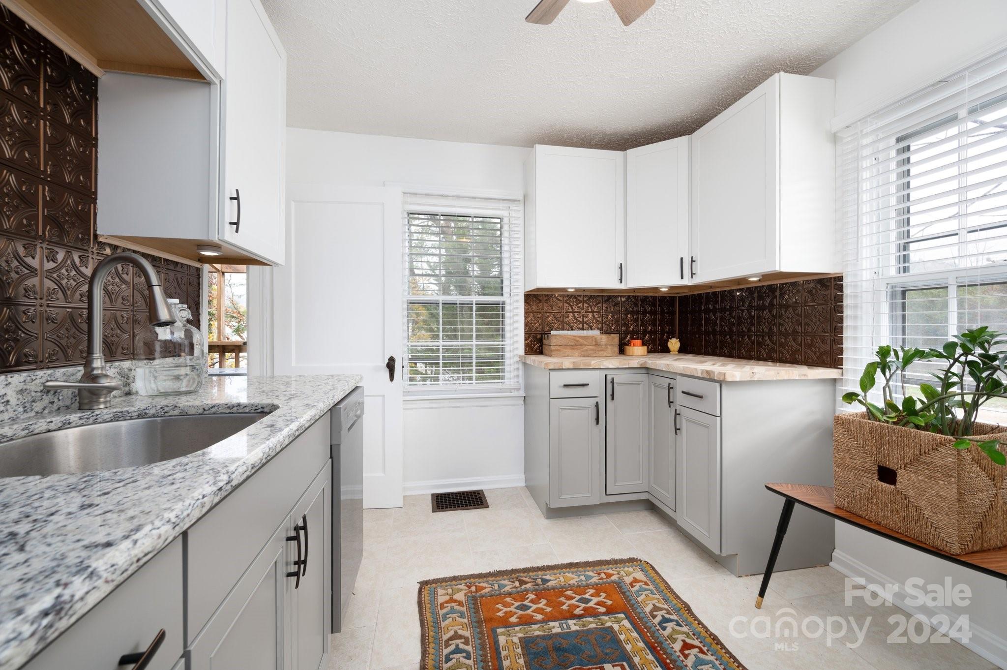 21 Lakeshore Drive Property Photo 8