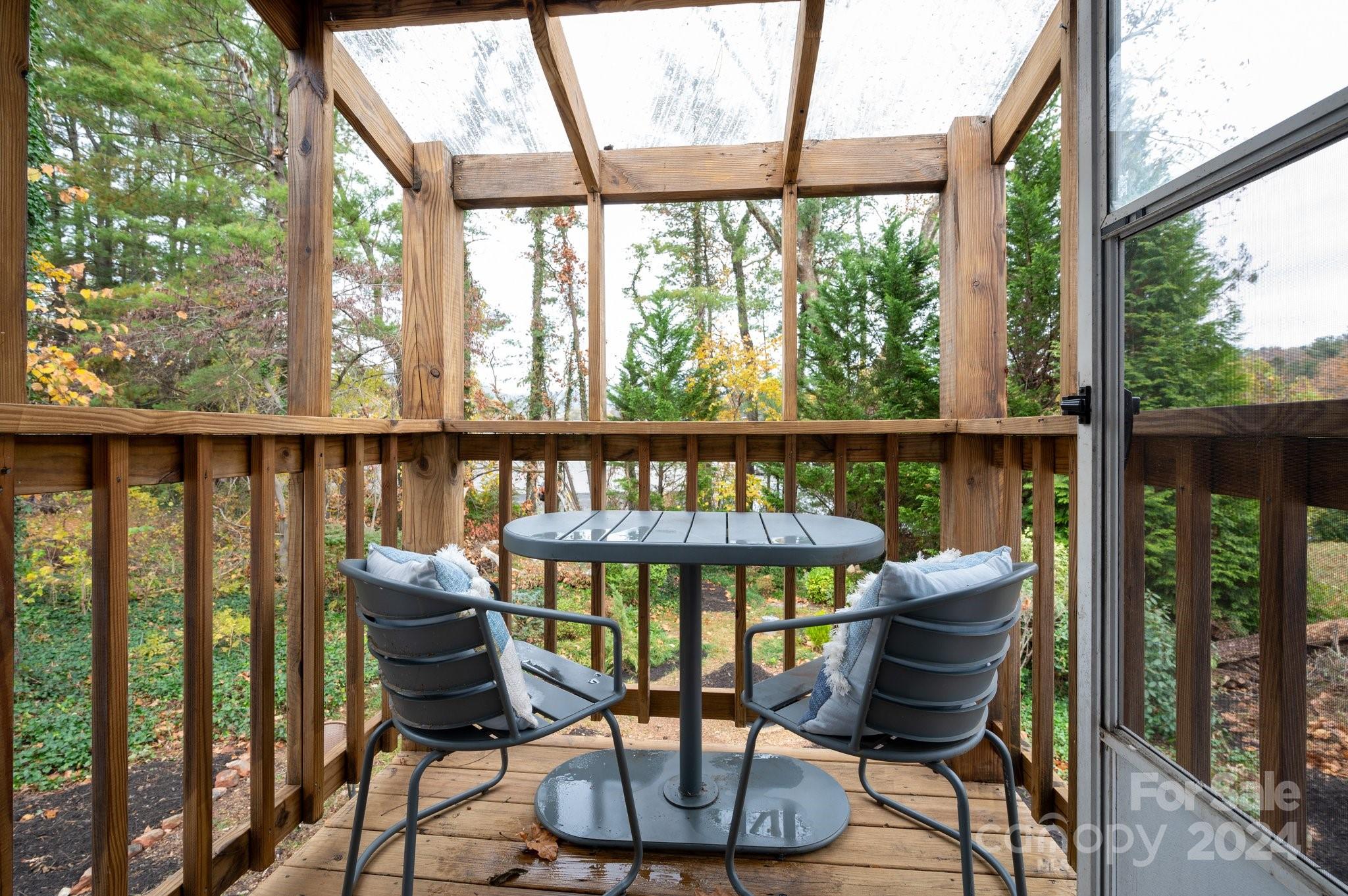 21 Lakeshore Drive Property Photo 13