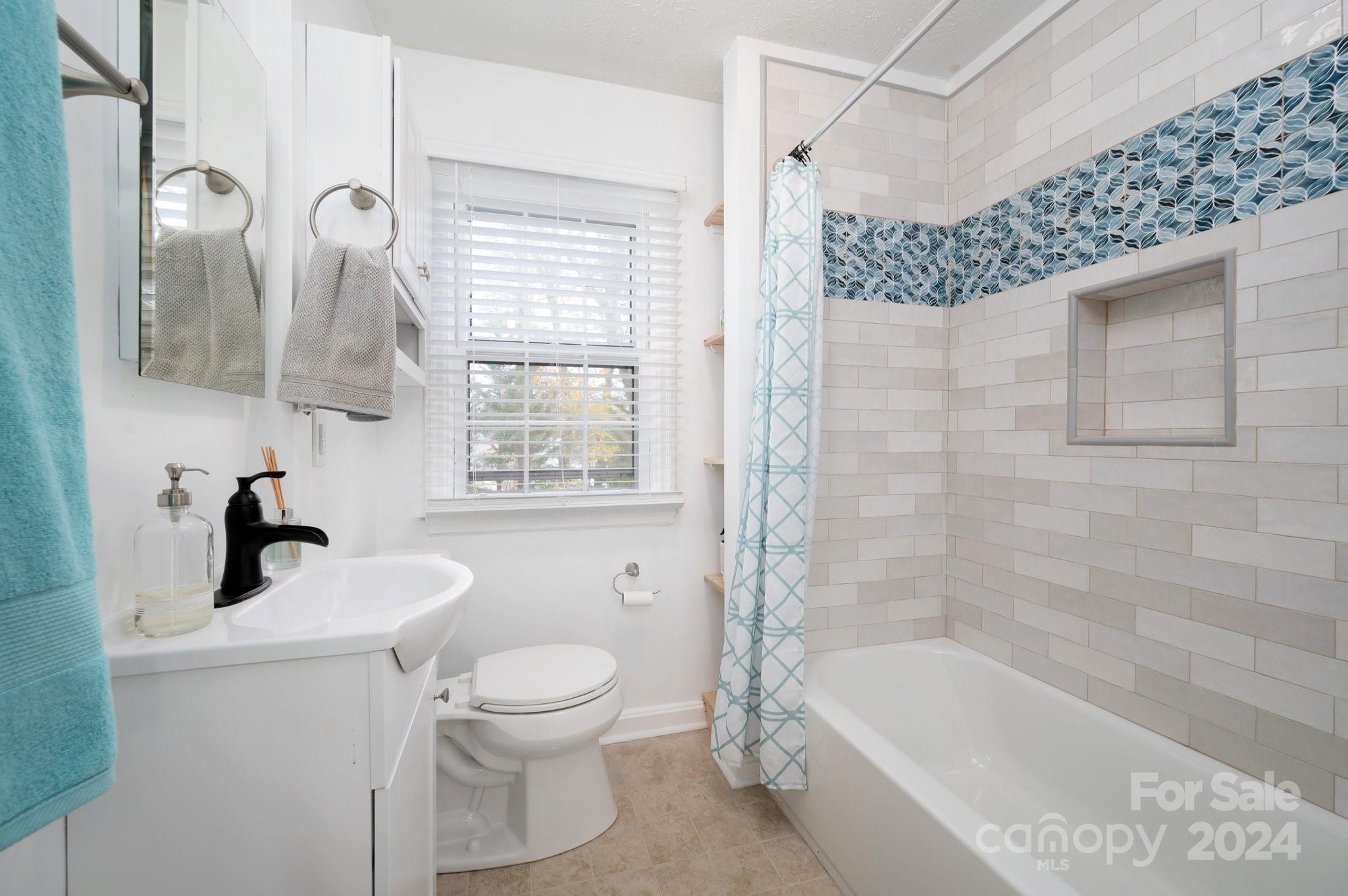 21 Lakeshore Drive Property Photo 16