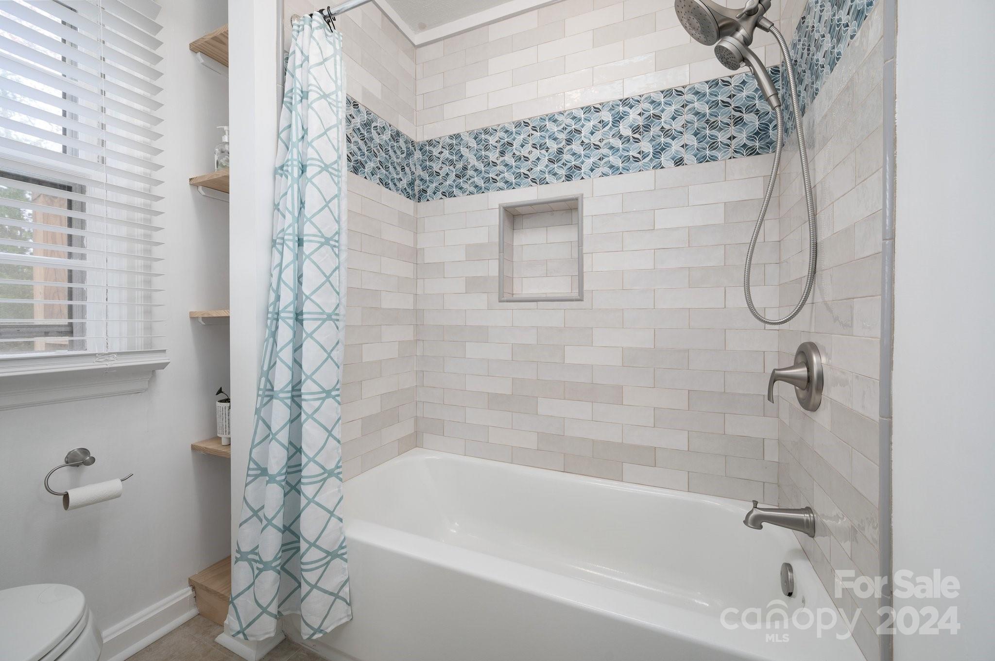 21 Lakeshore Drive Property Photo 17