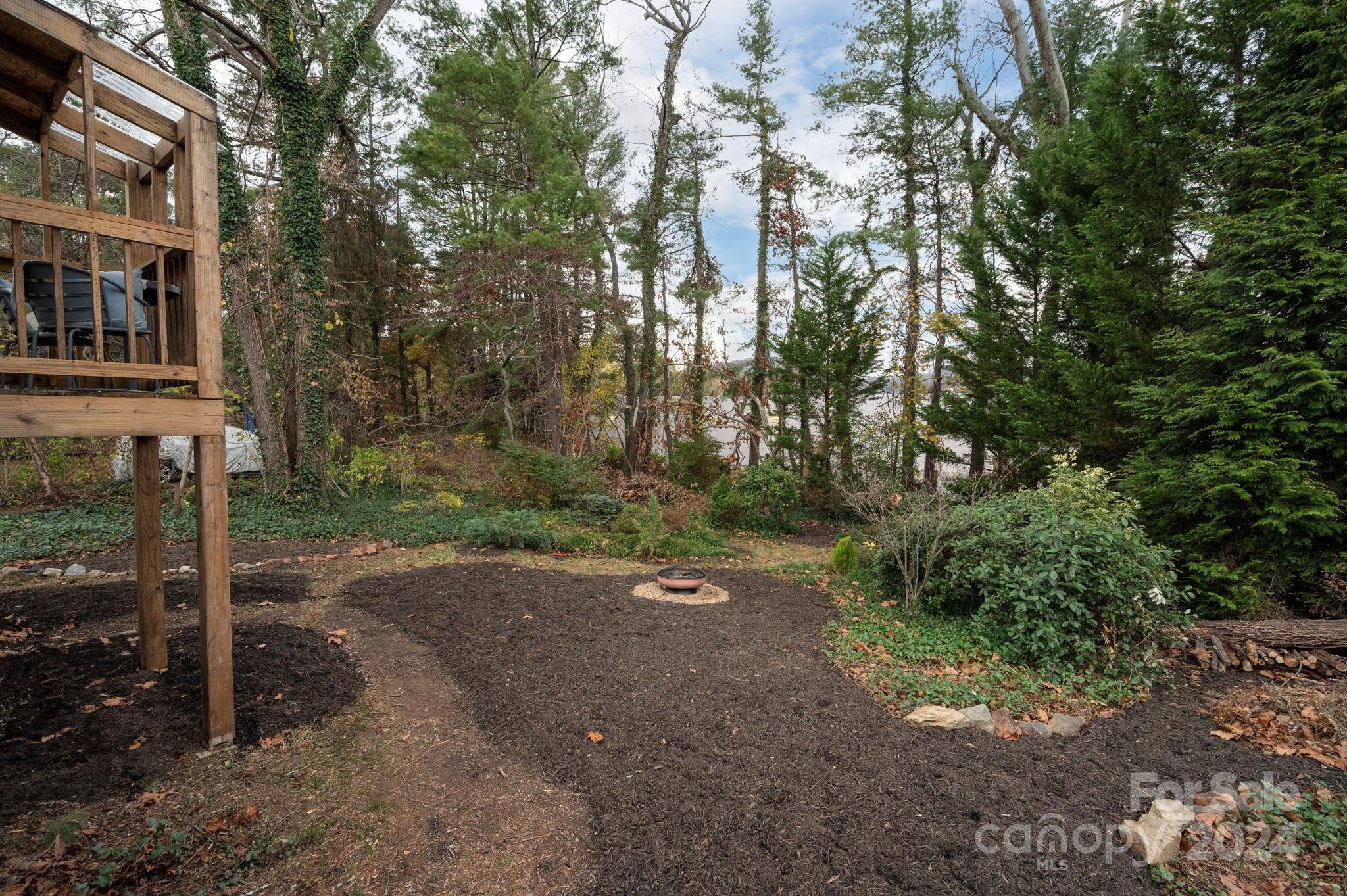 21 Lakeshore Drive Property Photo 29