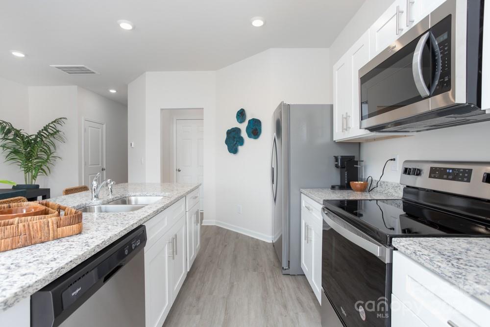 5514 Avery Drive Property Photo 10