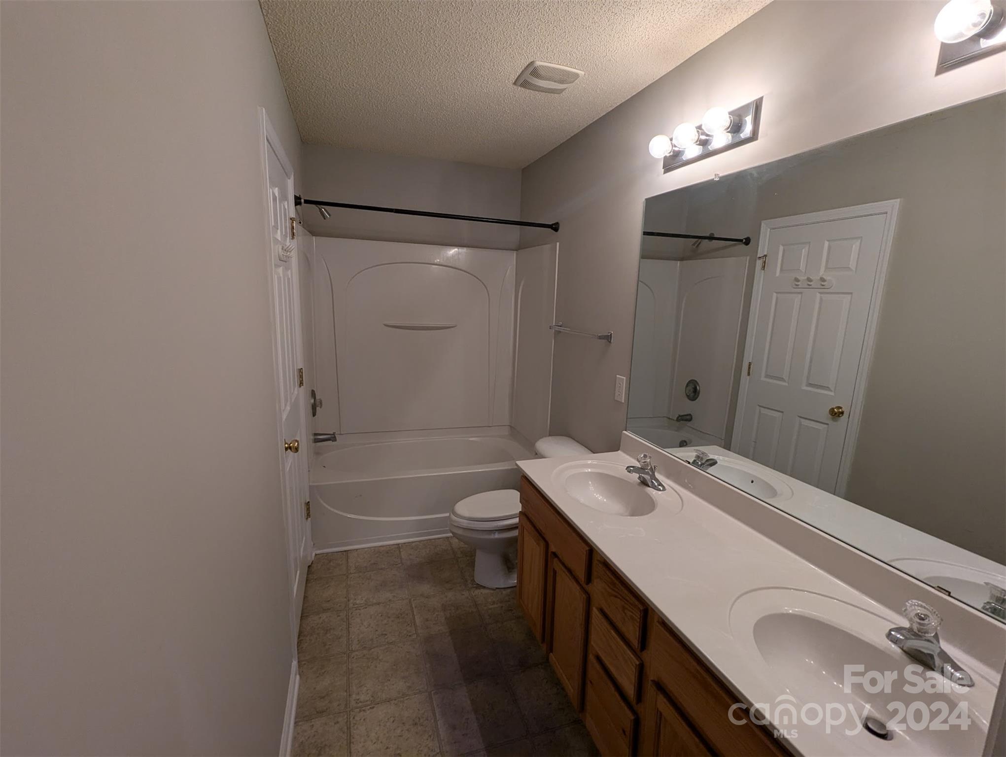 10568 Broken Branch Road Property Photo 9