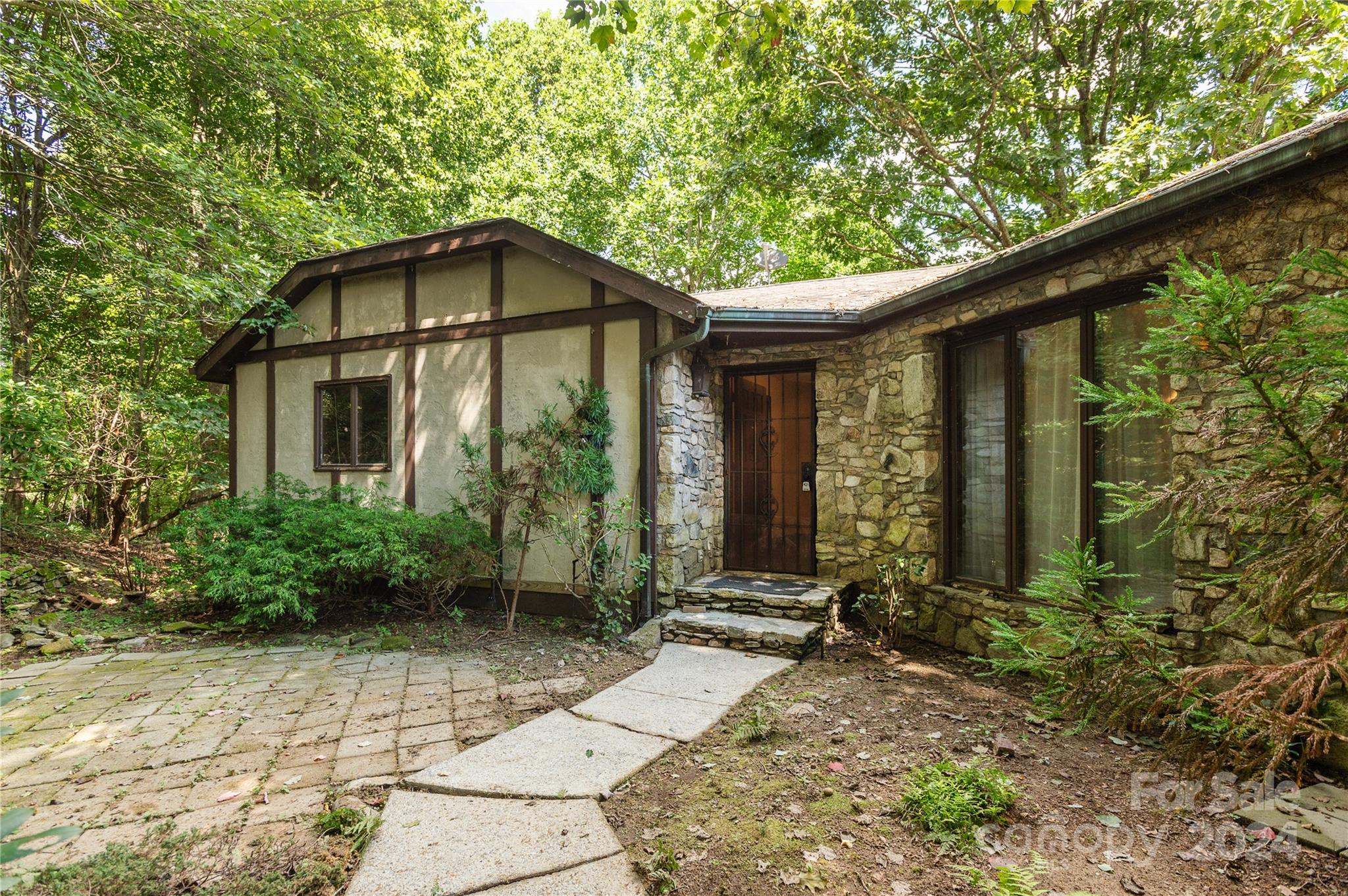 120 Pinewood Circle Property Photo 4