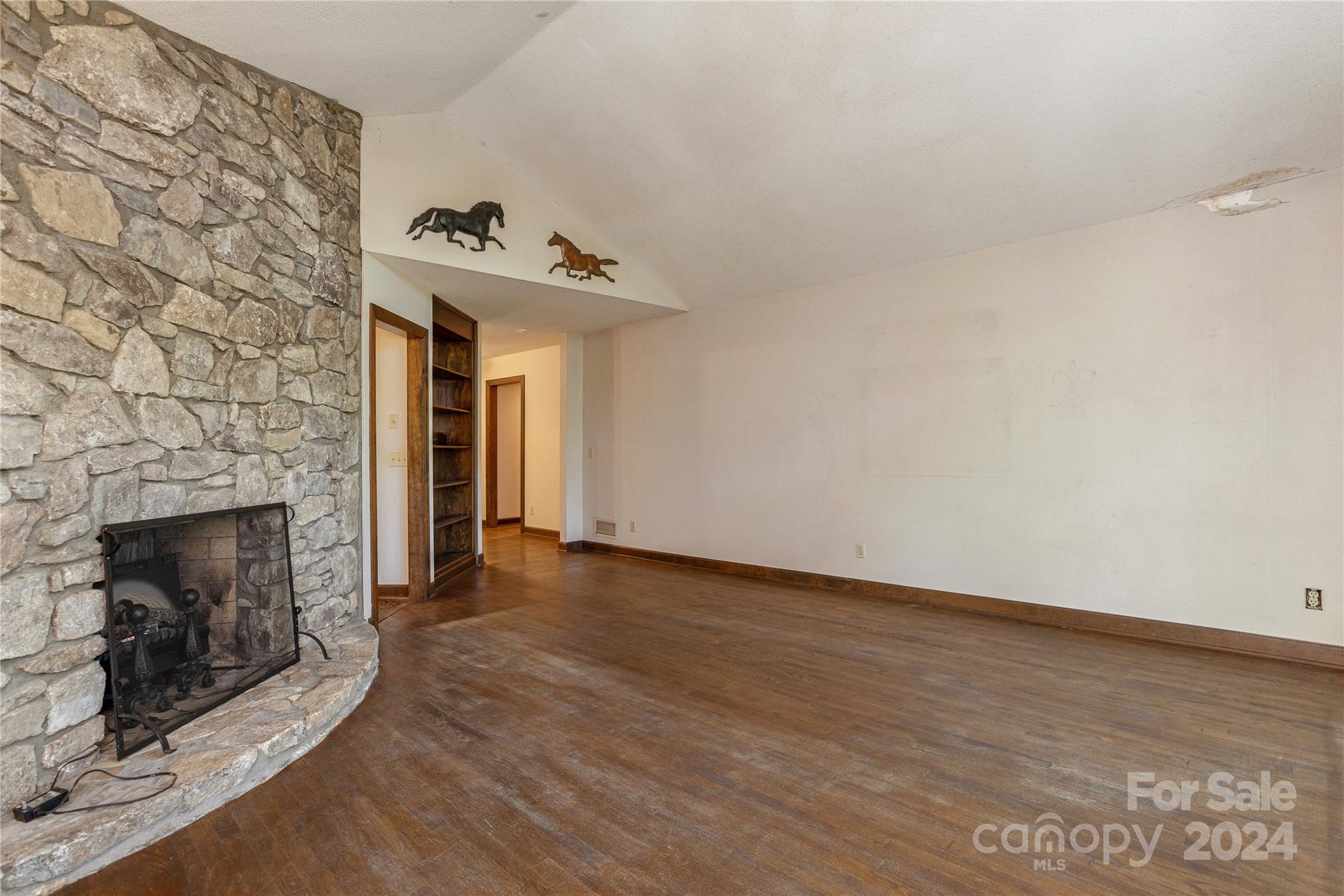 120 Pinewood Circle Property Photo 8
