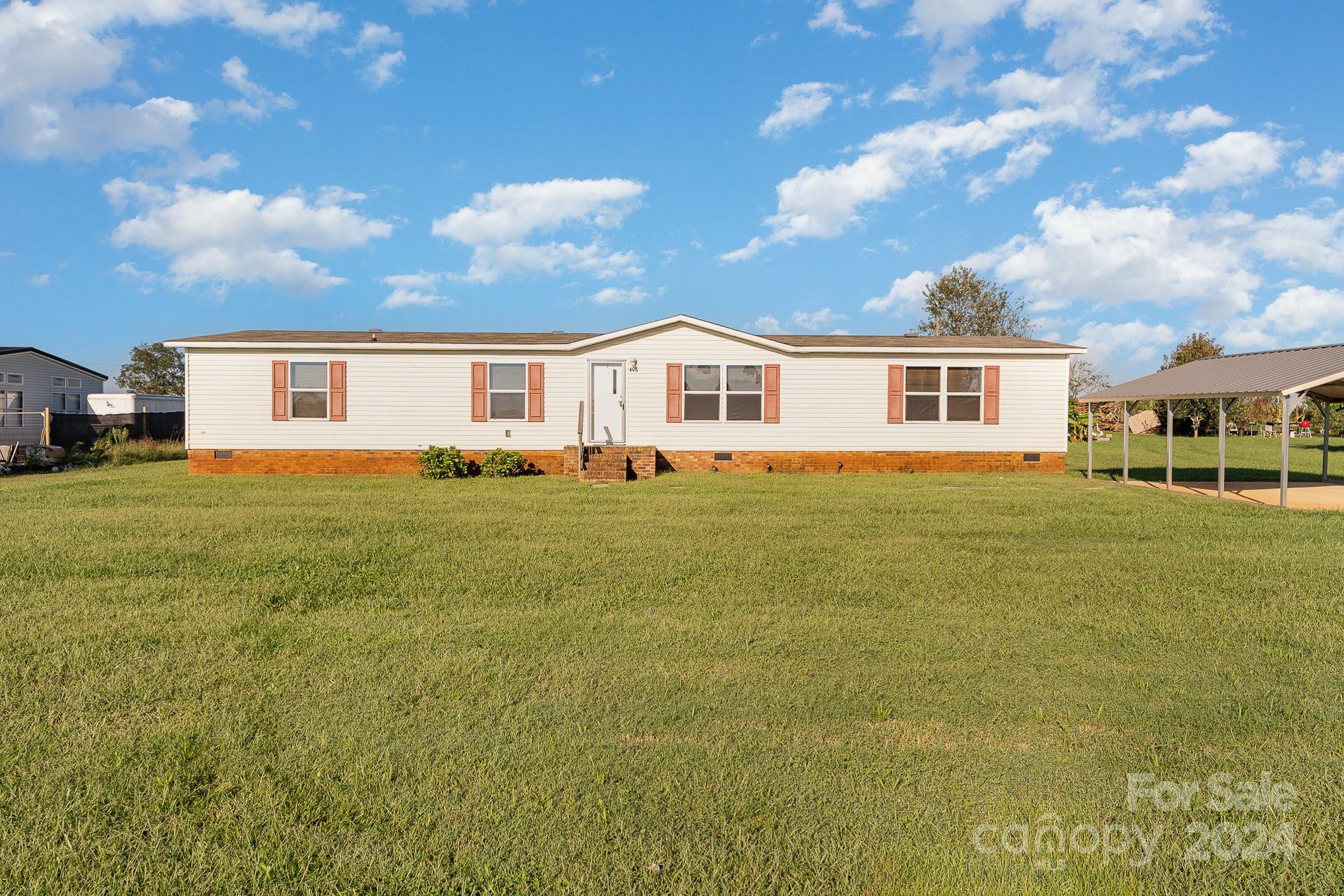 408 Silk And Tassel Row Property Photo 3