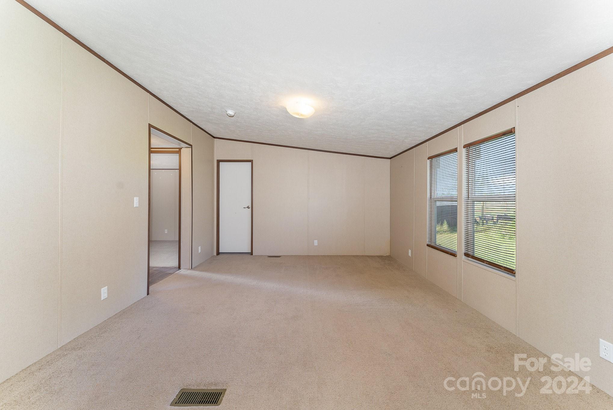 408 Silk And Tassel Row Property Photo 7