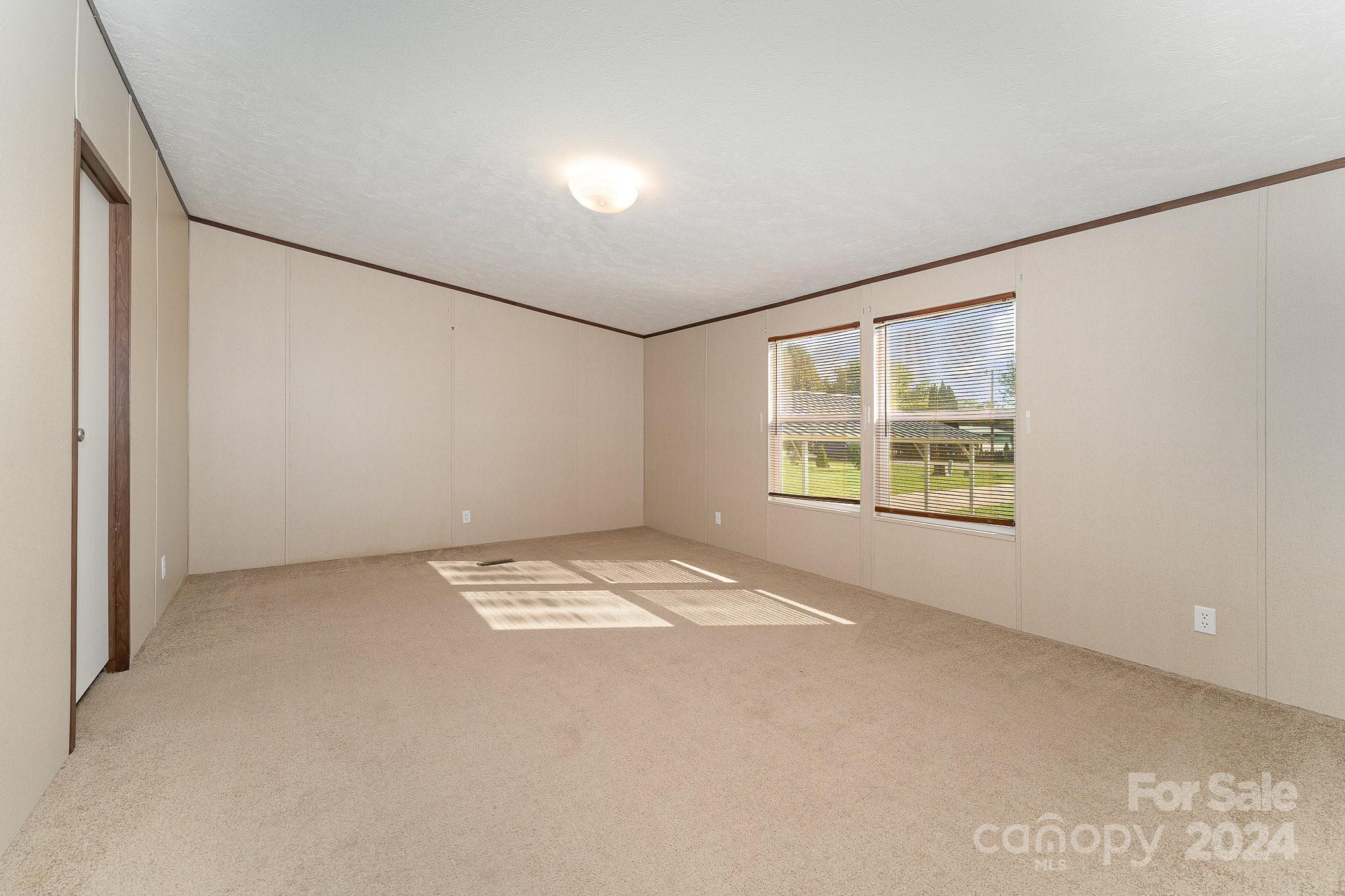 408 Silk And Tassel Row Property Photo 9