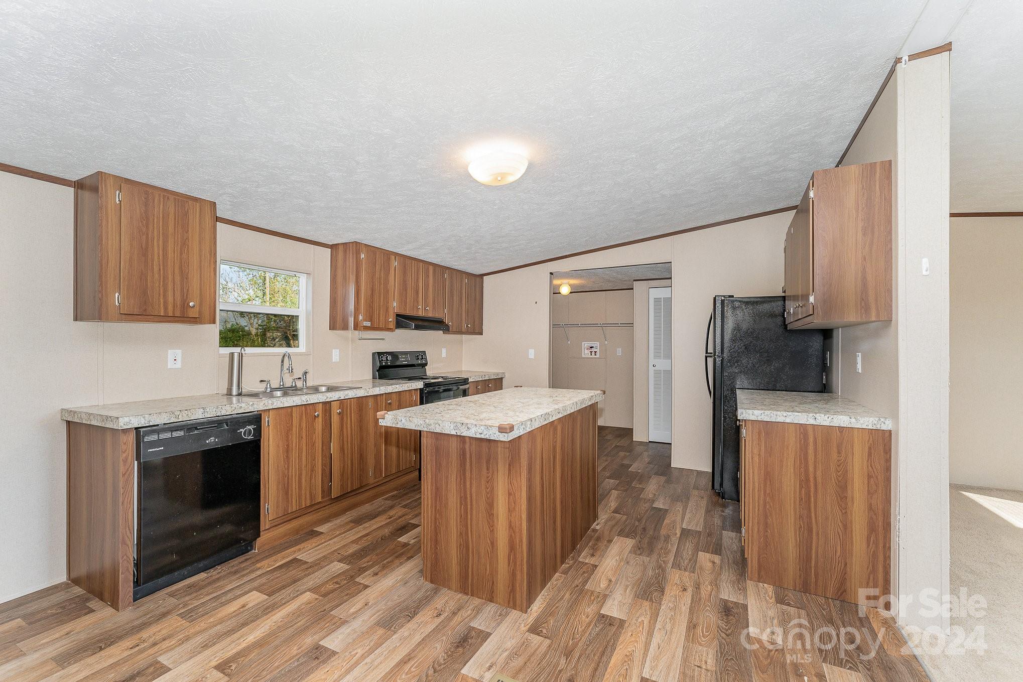 408 Silk And Tassel Row Property Photo 10