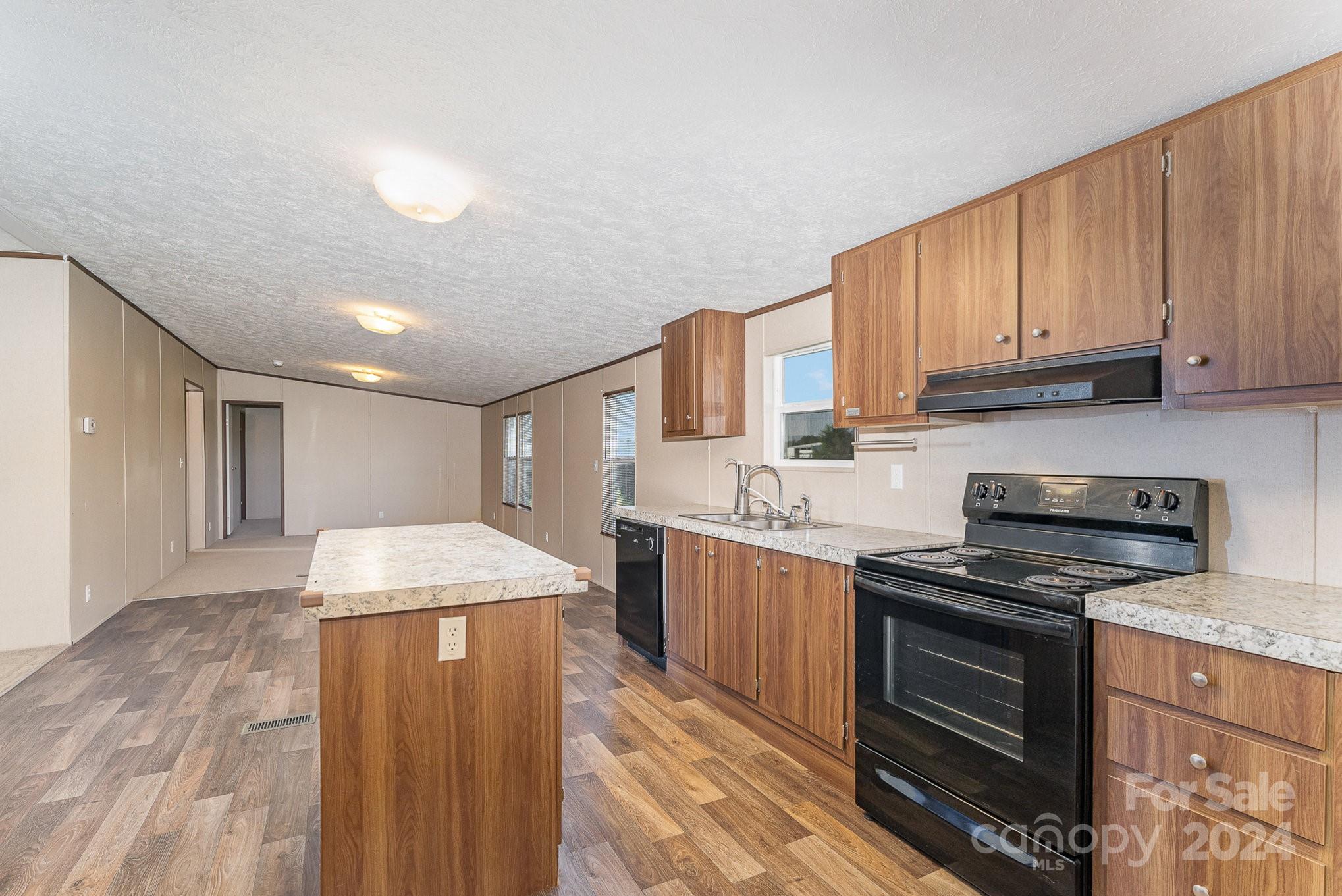 408 Silk And Tassel Row Property Photo 11