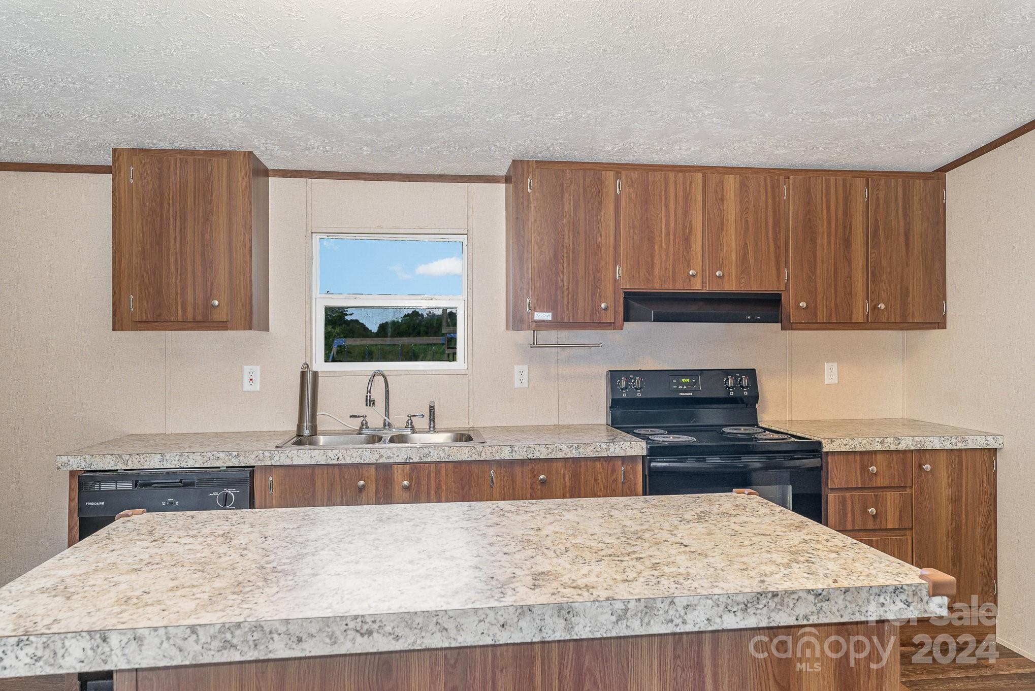 408 Silk And Tassel Row Property Photo 12