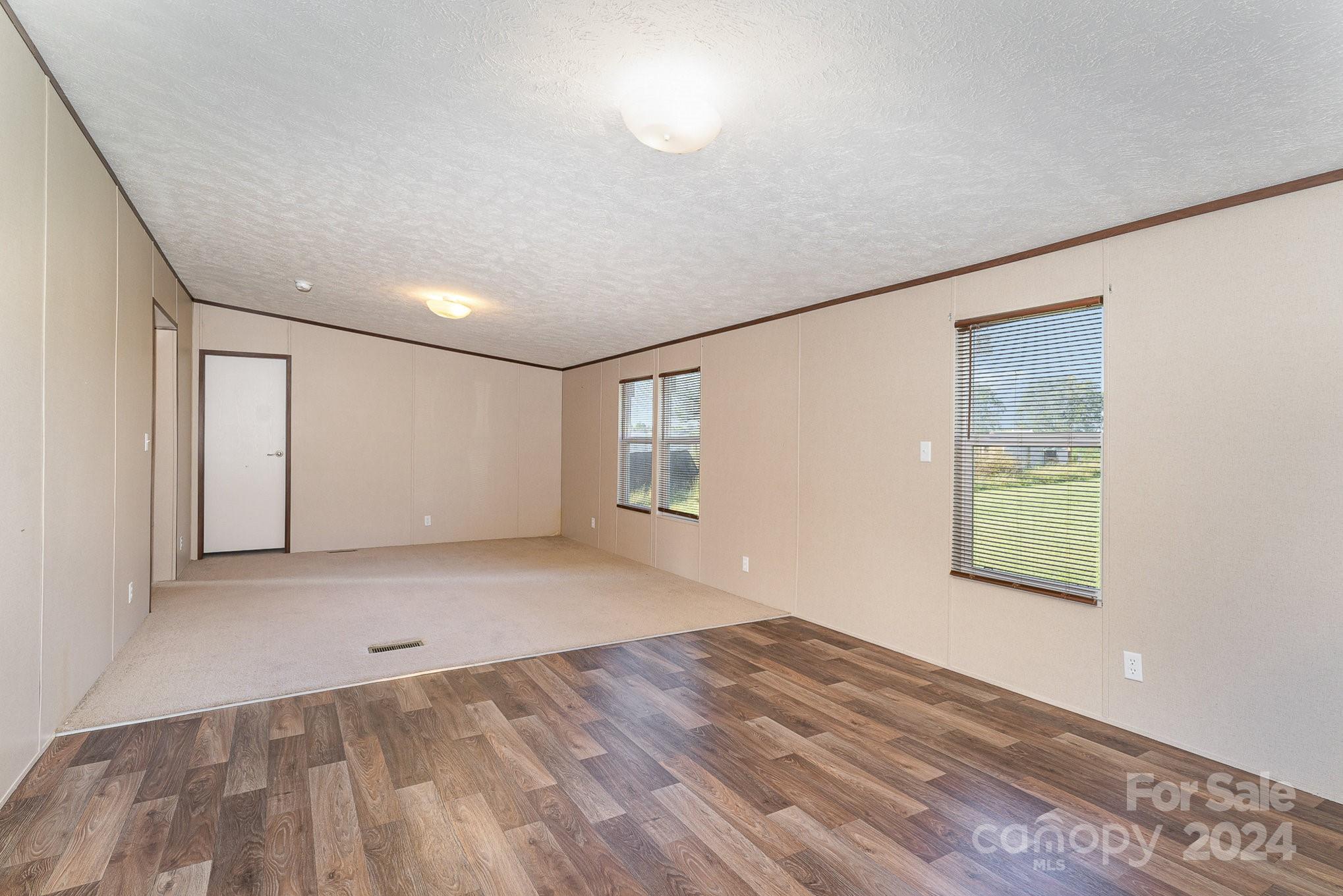 408 Silk And Tassel Row Property Photo 14