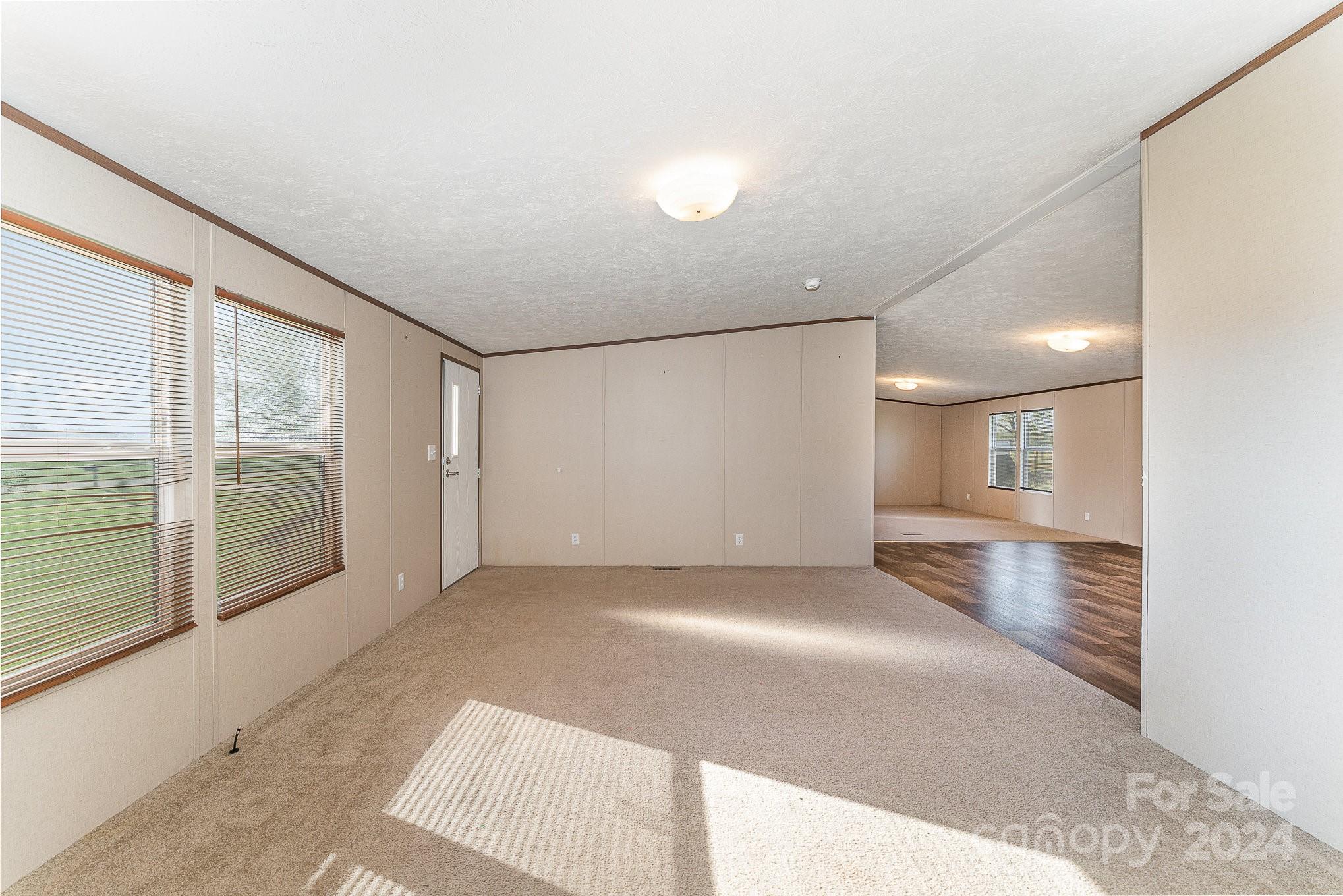 408 Silk And Tassel Row Property Photo 16