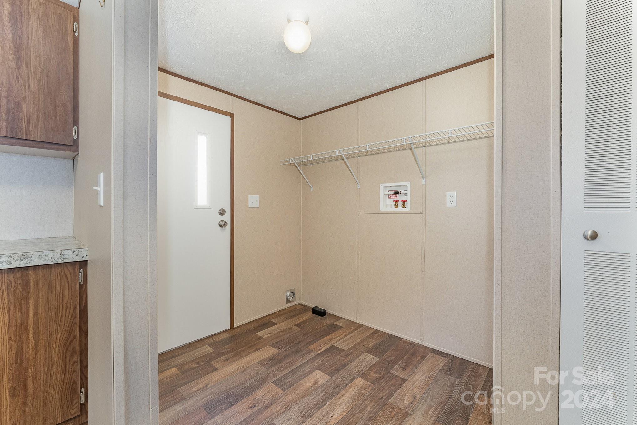 408 Silk And Tassel Row Property Photo 17