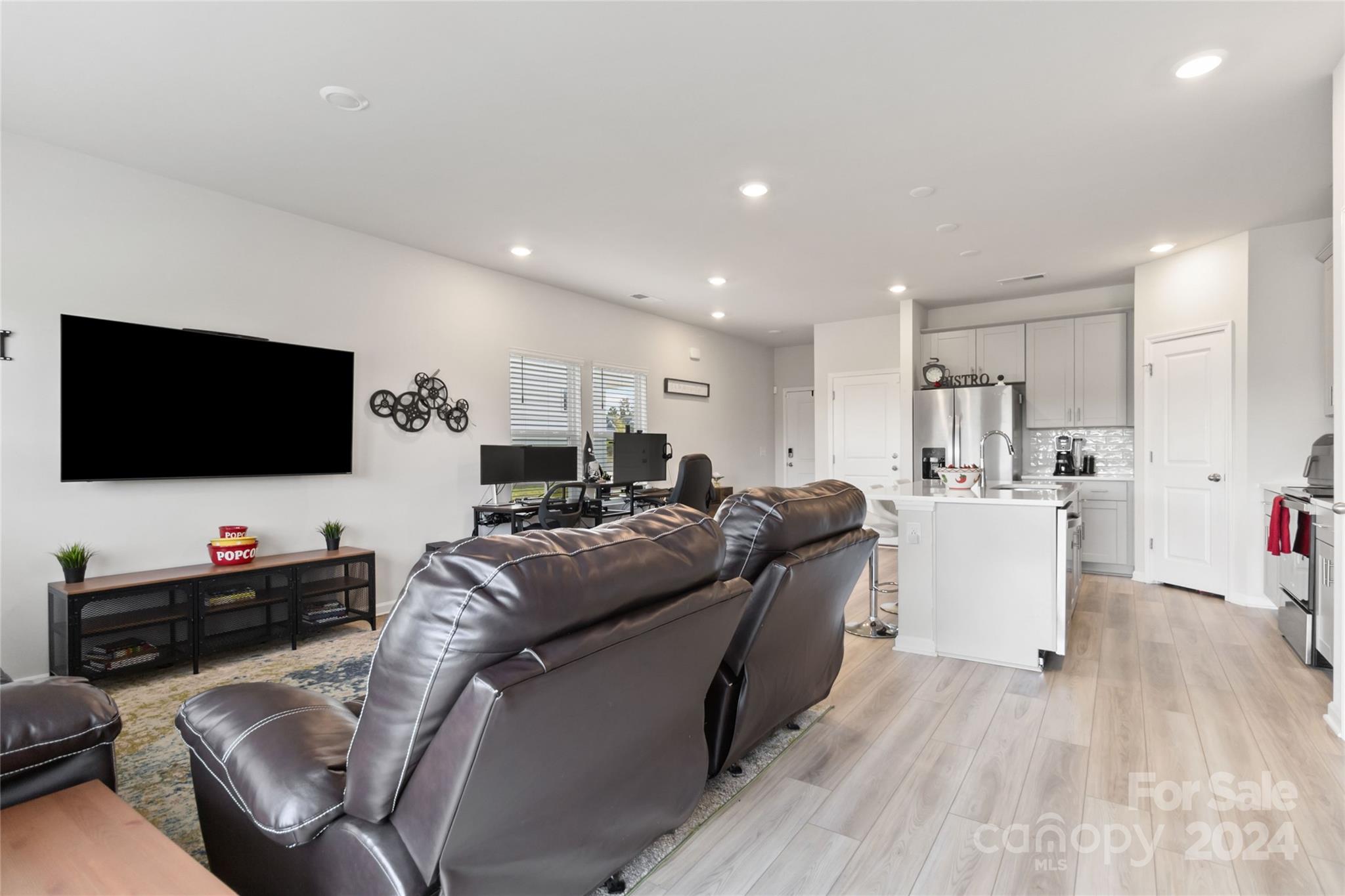 3750 County Down Avenue Property Photo 8
