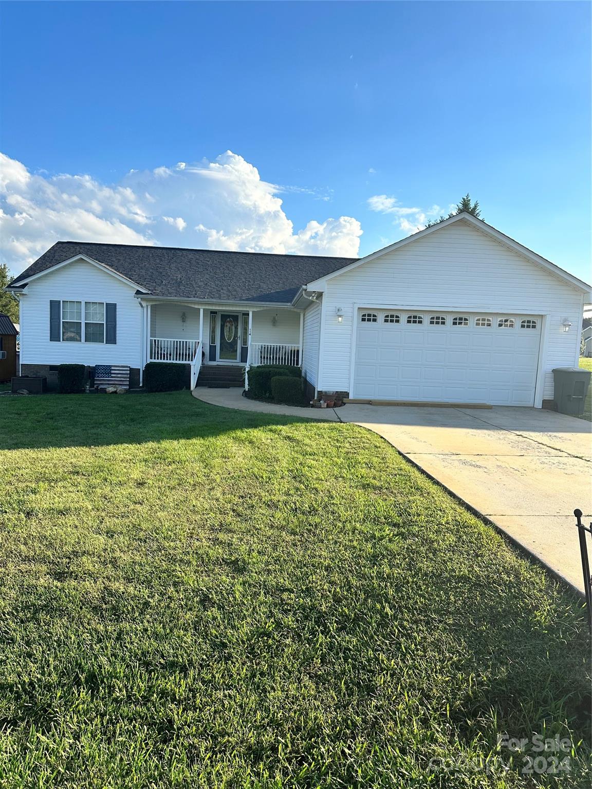 114 E Dundee Court Property Photo 1