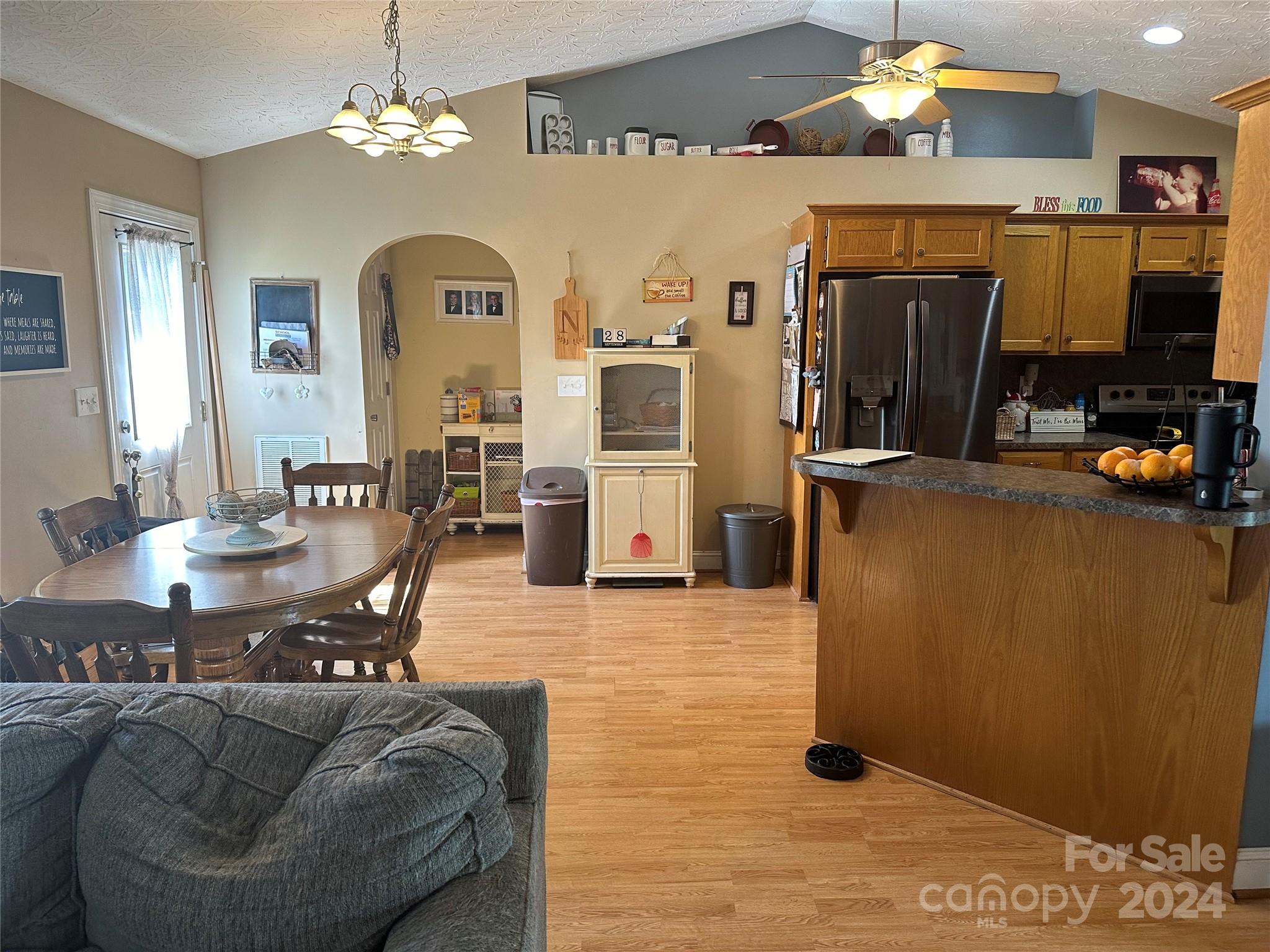 114 E Dundee Court Property Photo 10