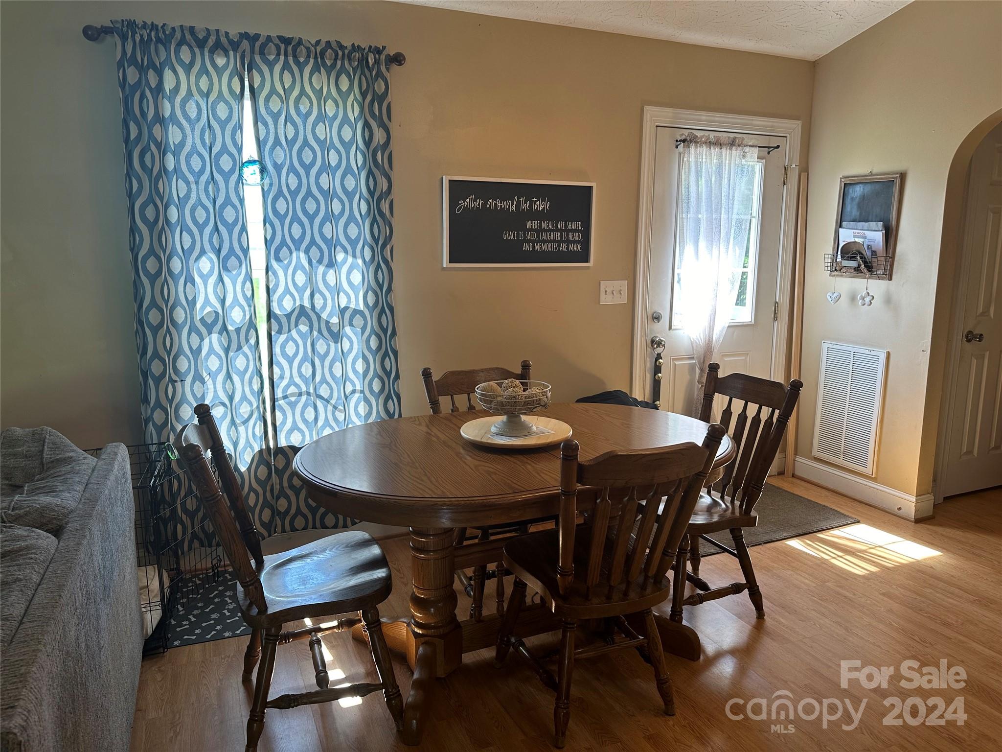 114 E Dundee Court Property Photo 16