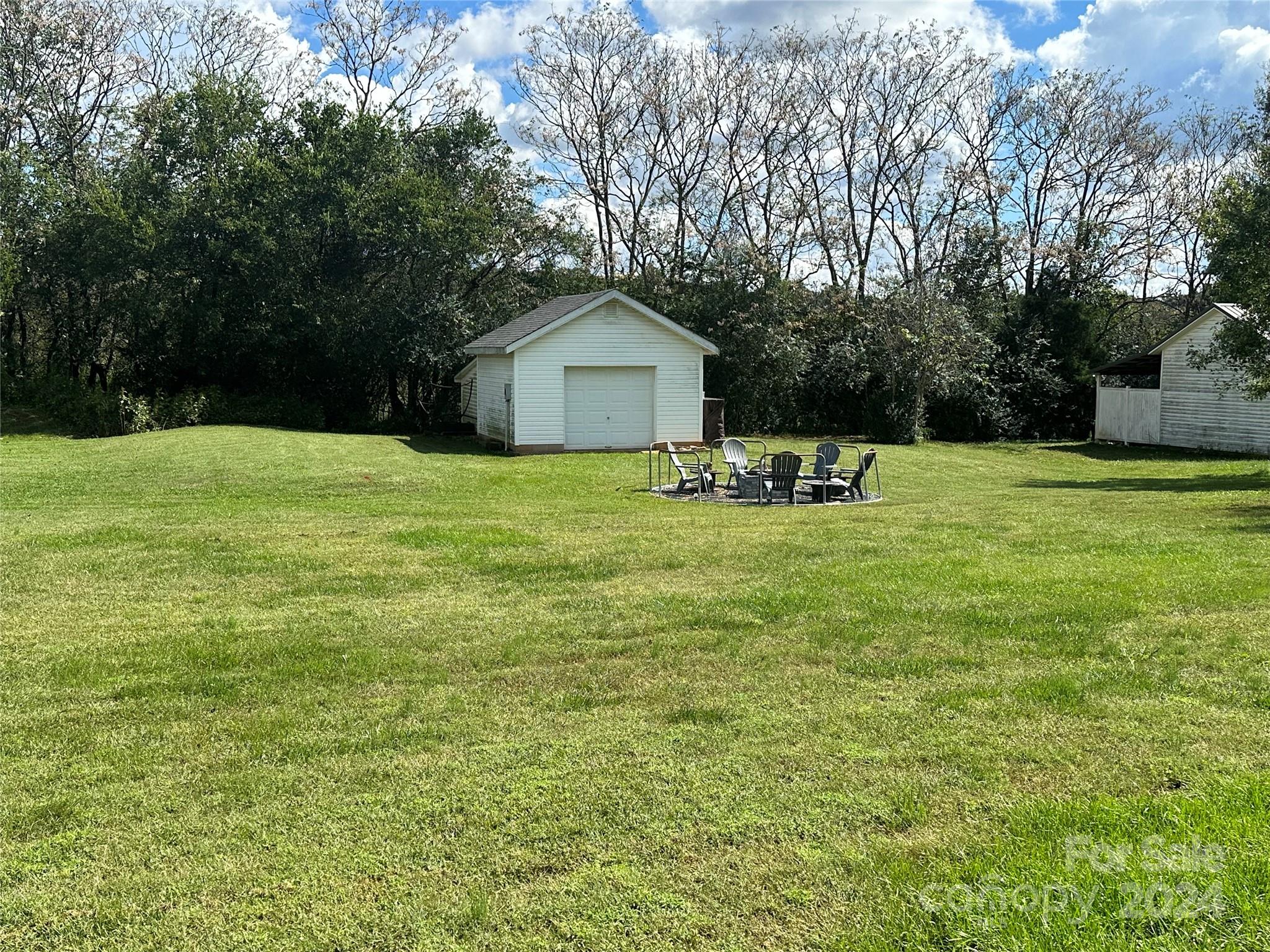 114 E Dundee Court Property Photo 25