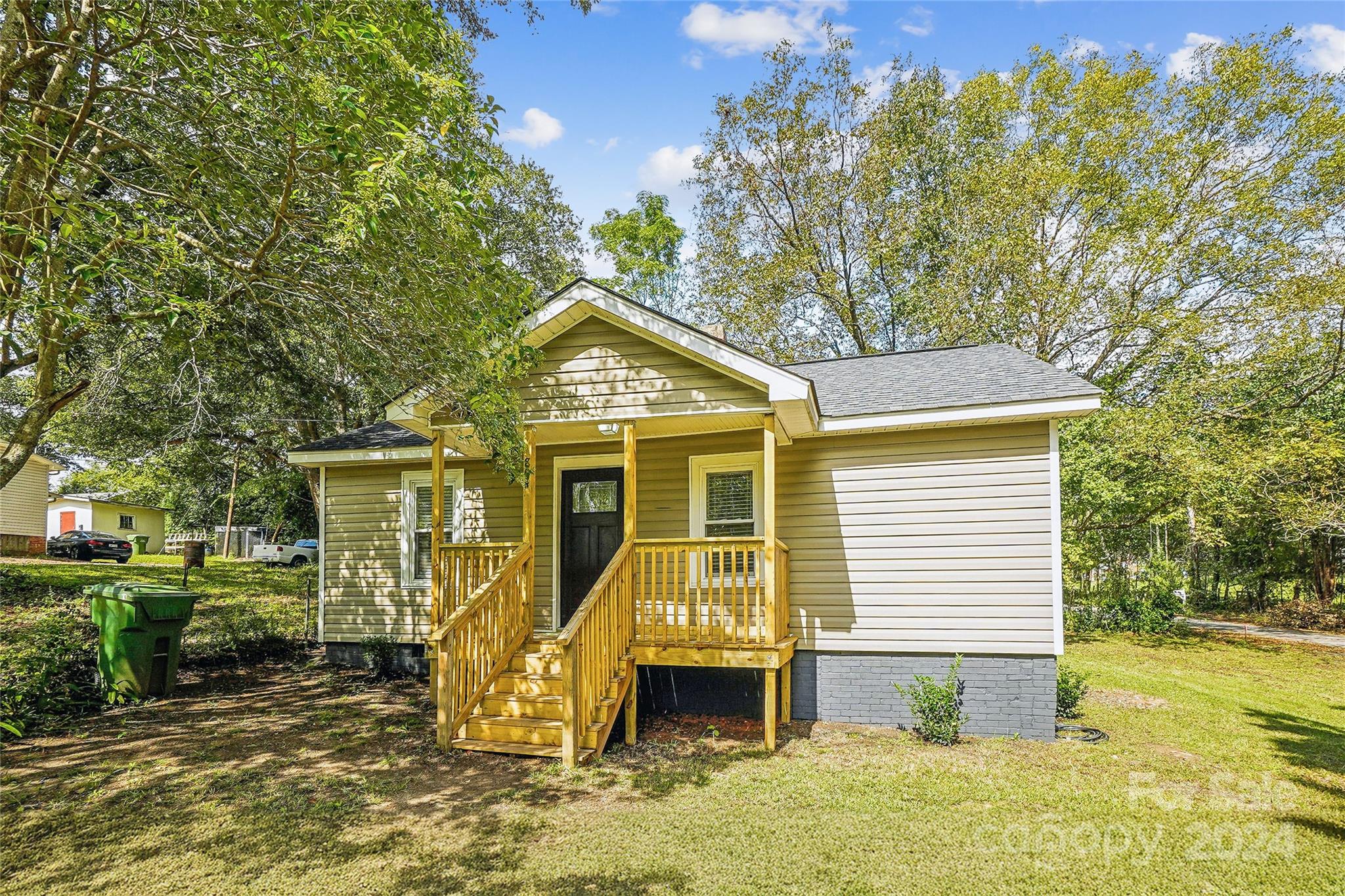 804 Sowell Street Property Photo 2