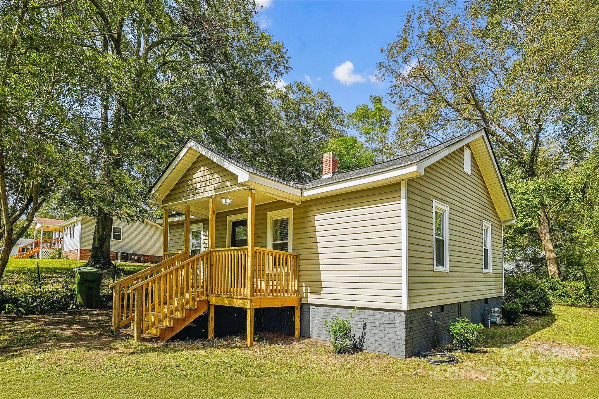 804 Sowell Street Property Photo 3