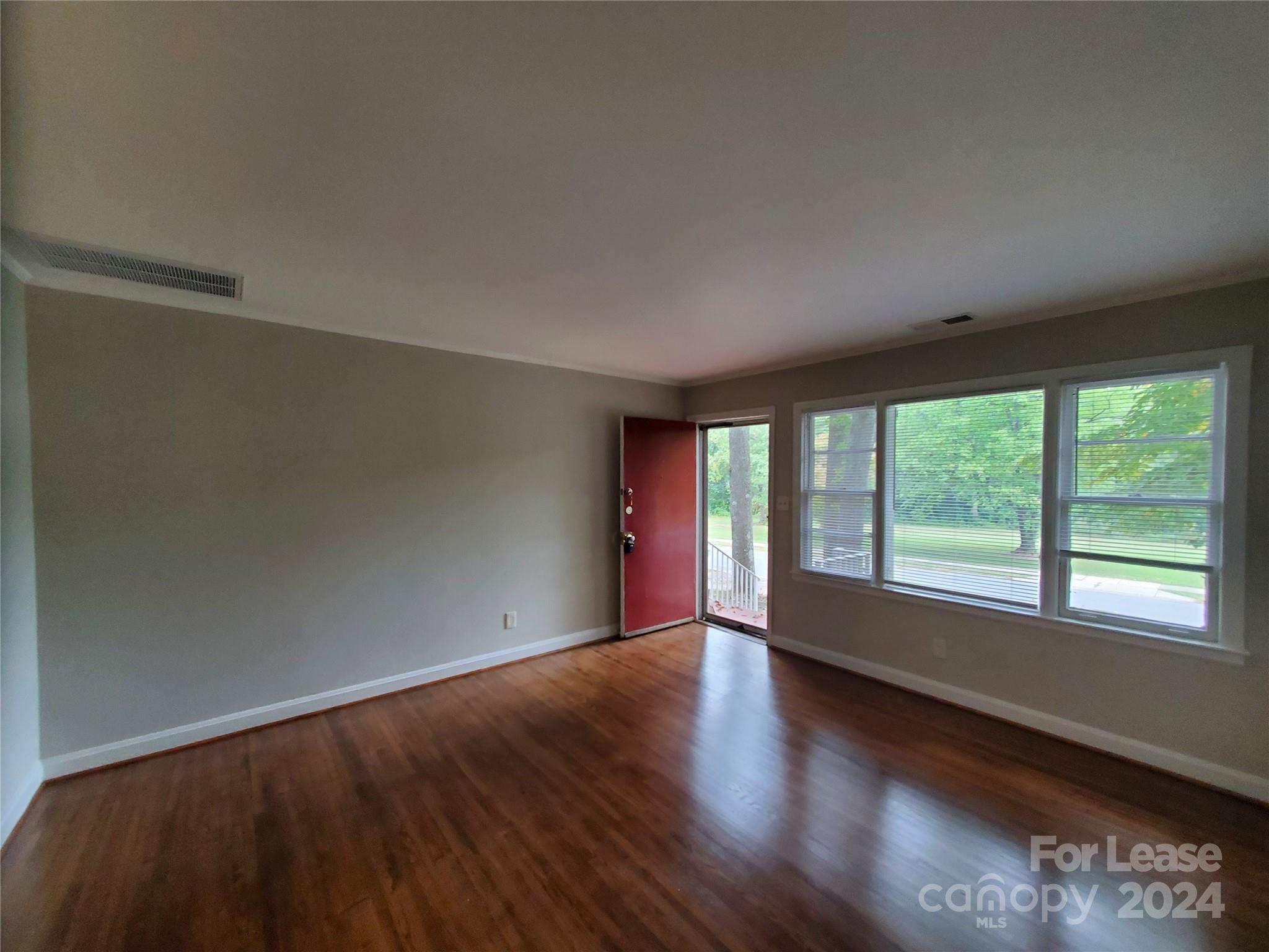3818 Winfield Drive Property Photo 3