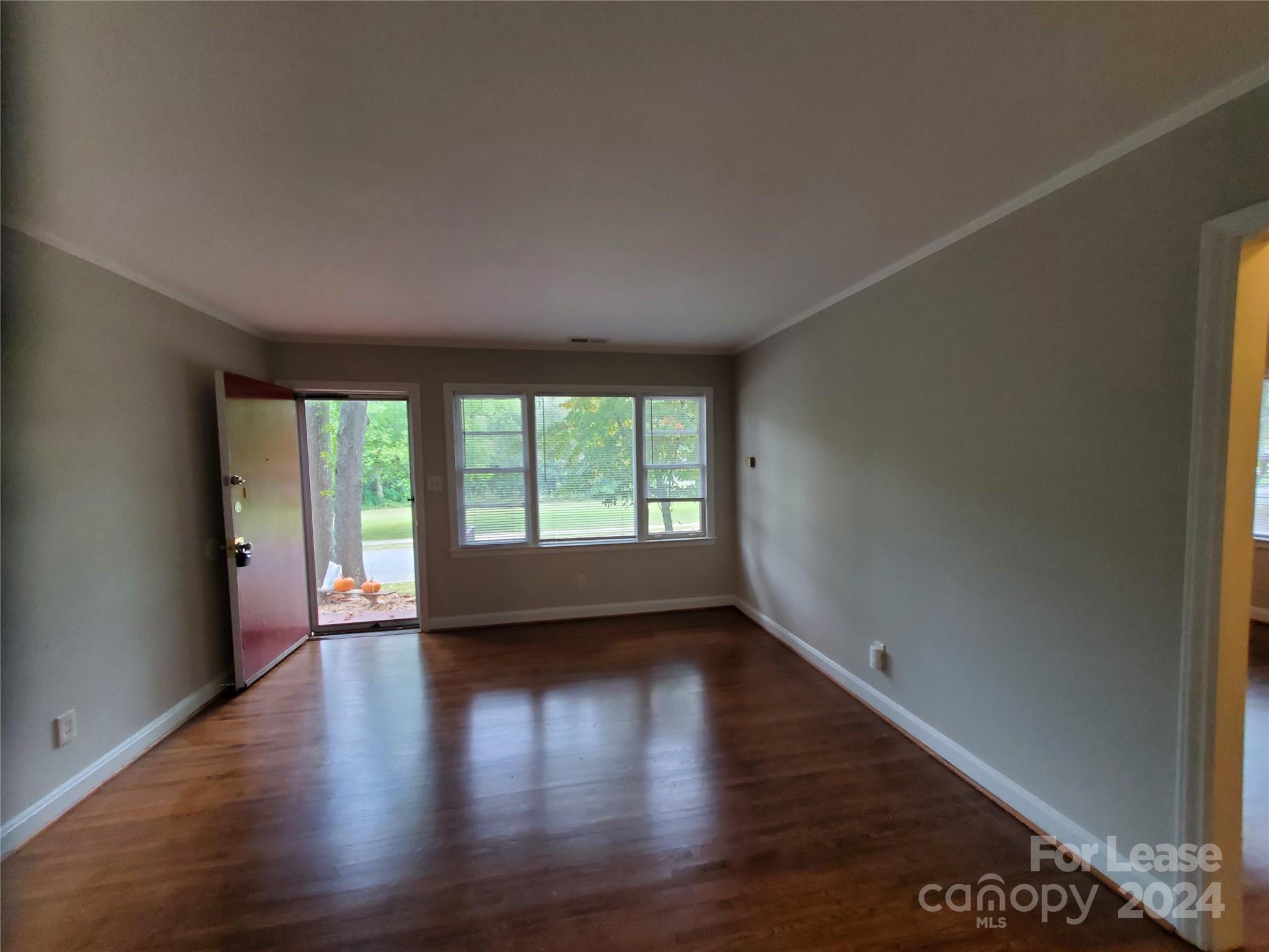 3818 Winfield Drive Property Photo 4