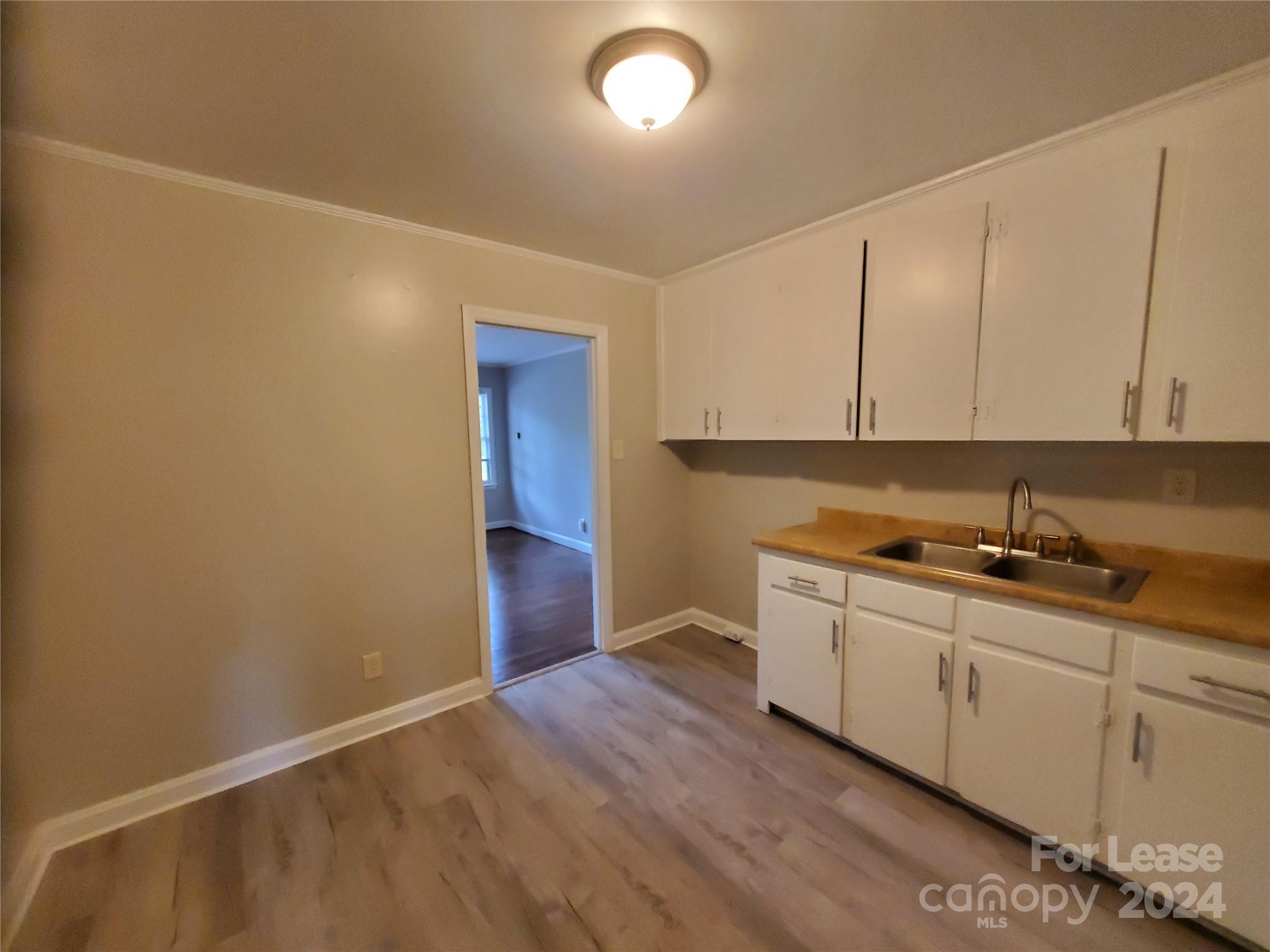 3818 Winfield Drive Property Photo 5