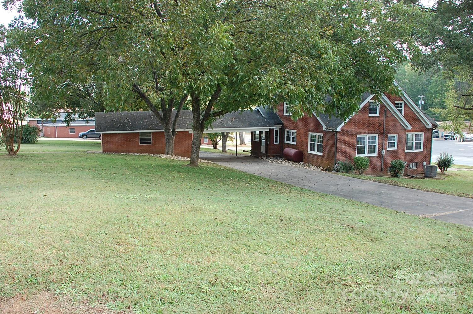2124 W Main Street C Property Photo 7