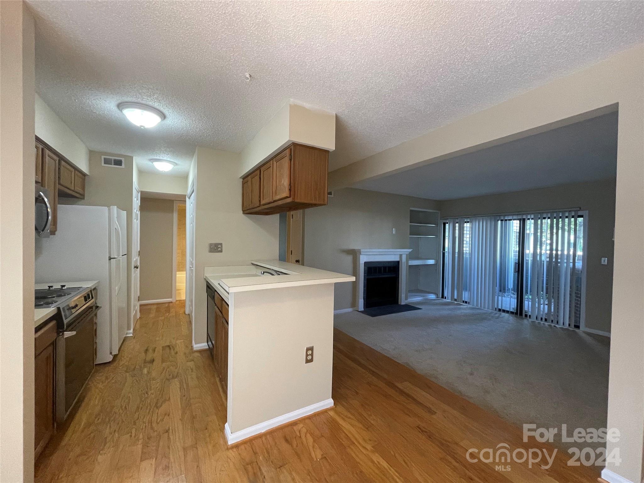 212 W 10th Street 13 Property Photo 4