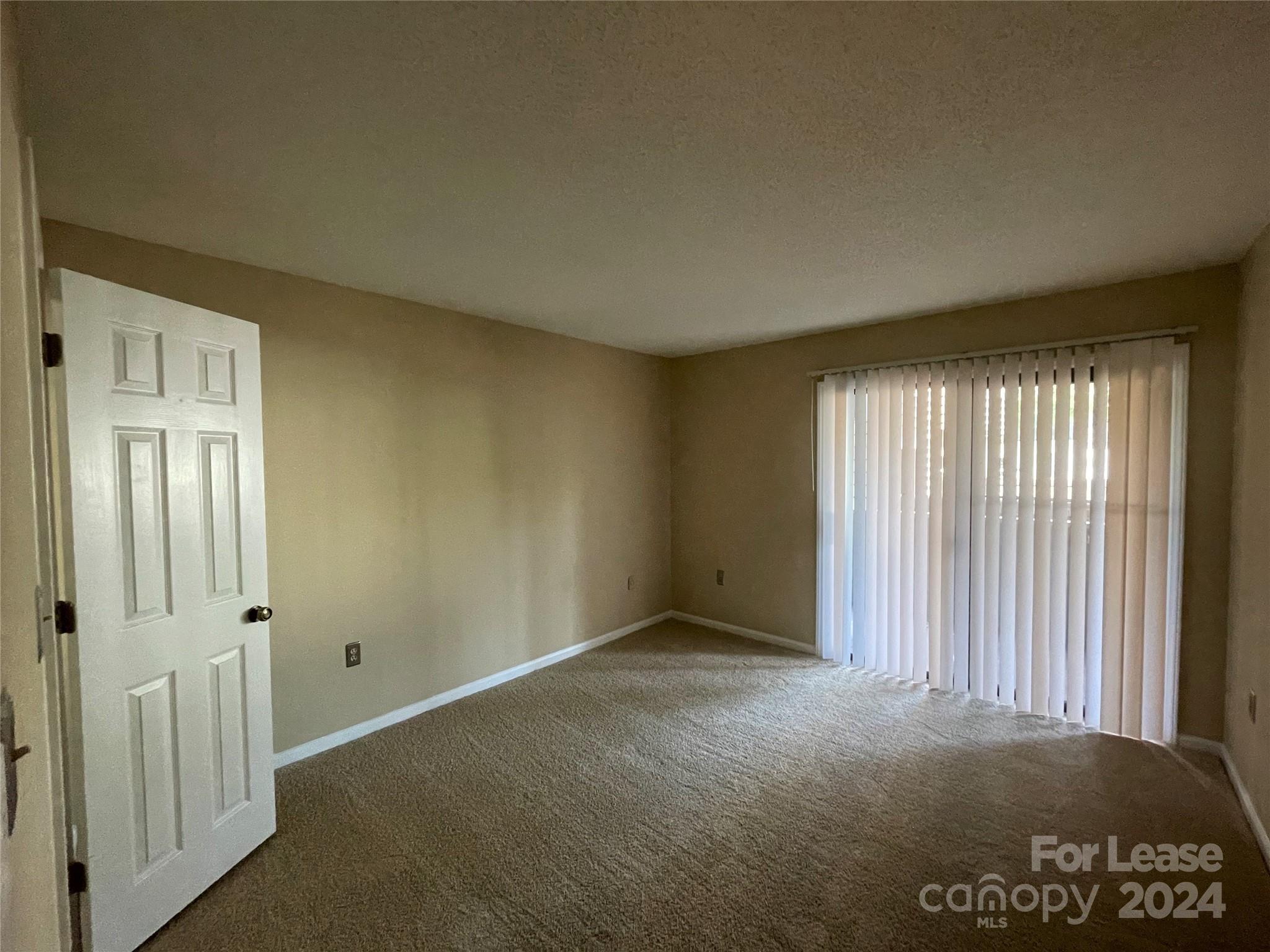 212 W 10th Street 13 Property Photo 14