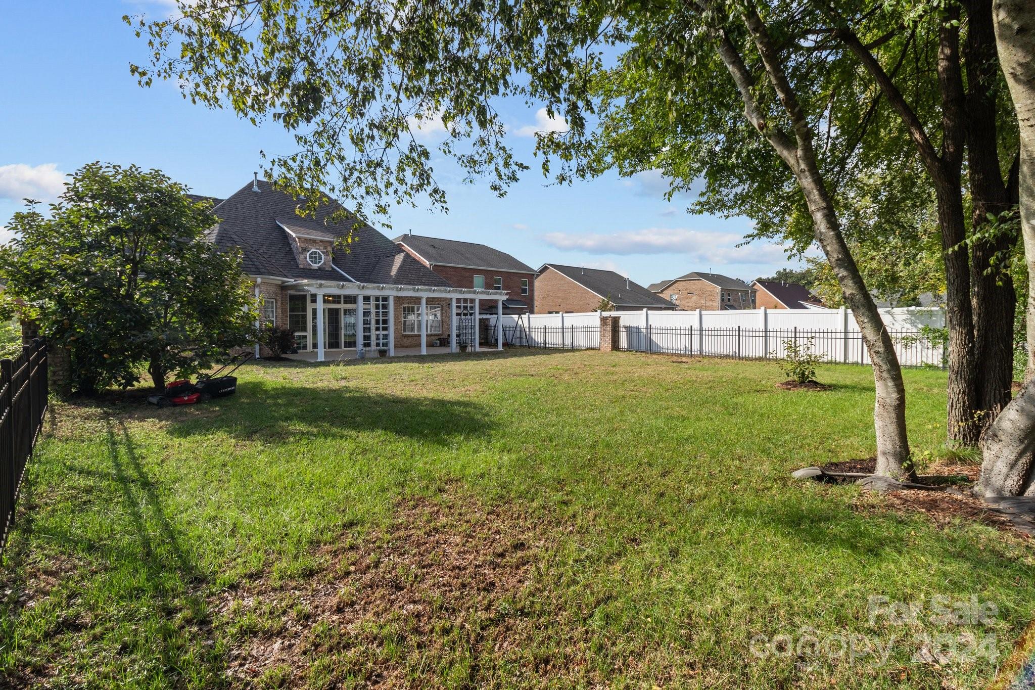 4532 Lanstone Court Property Photo 32