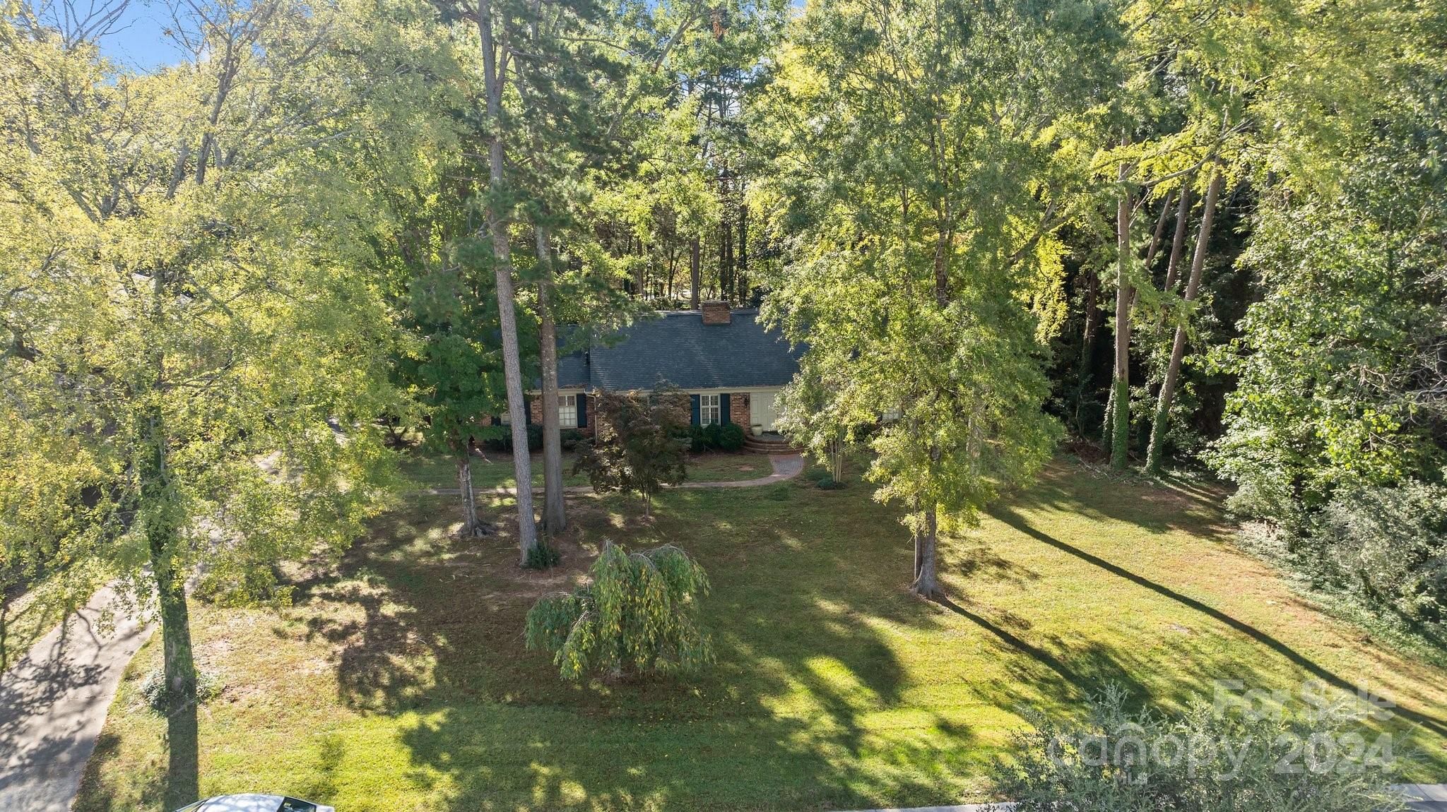 201/215 Smithfield Drive Property Photo 10