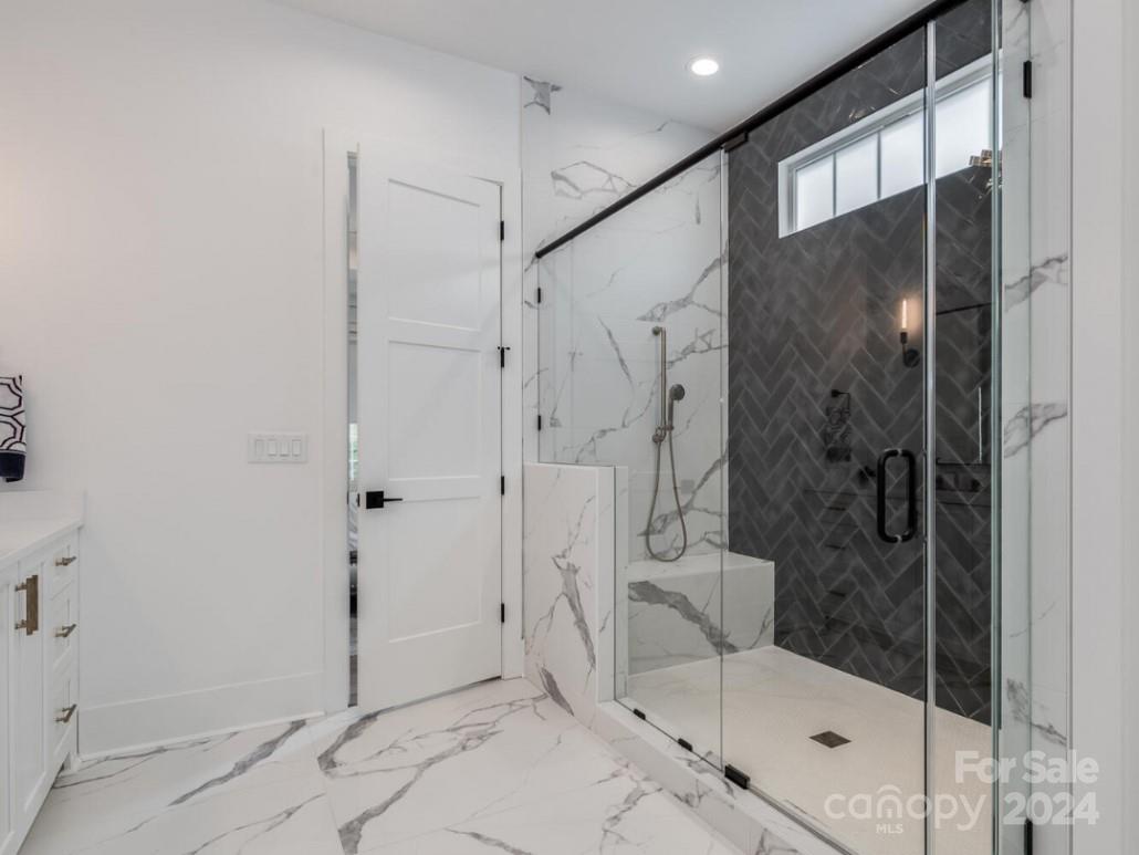 1013 Maxwell Court 4 Property Photo 17