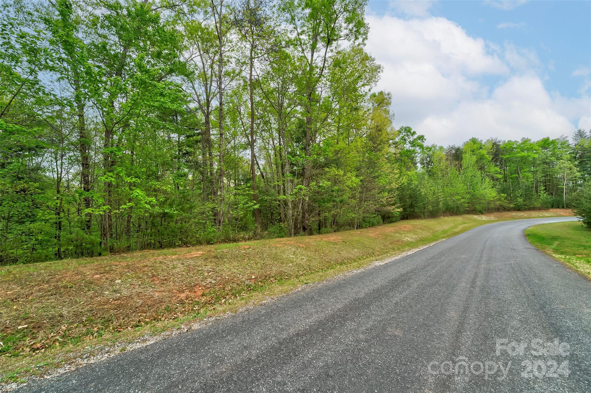 619 High Trail Drive Property Photo 7