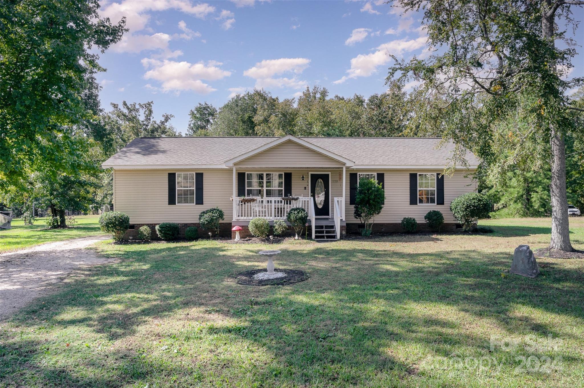 1123 Golden Maple Lane Property Photo 1