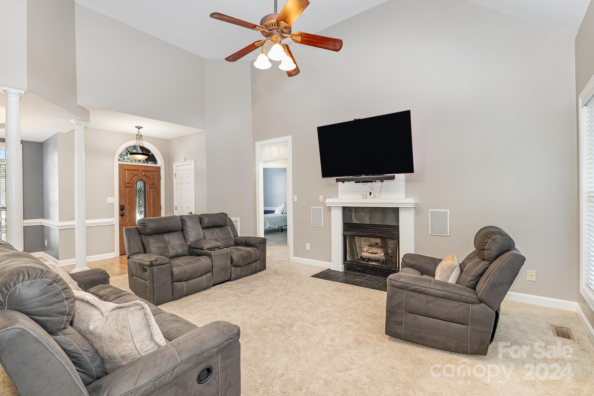 9404 Perimeter Court Property Photo 8