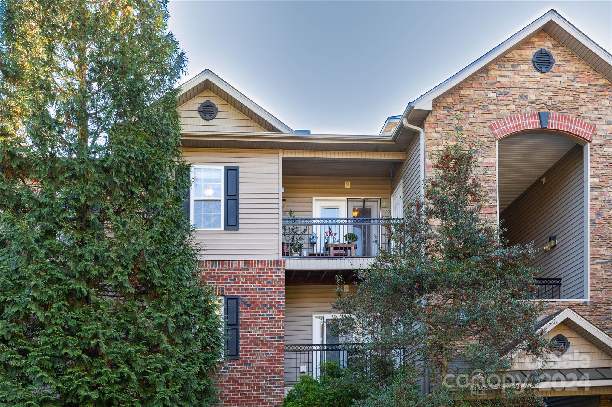 135 Appeldoorn Circle Property Photo 1