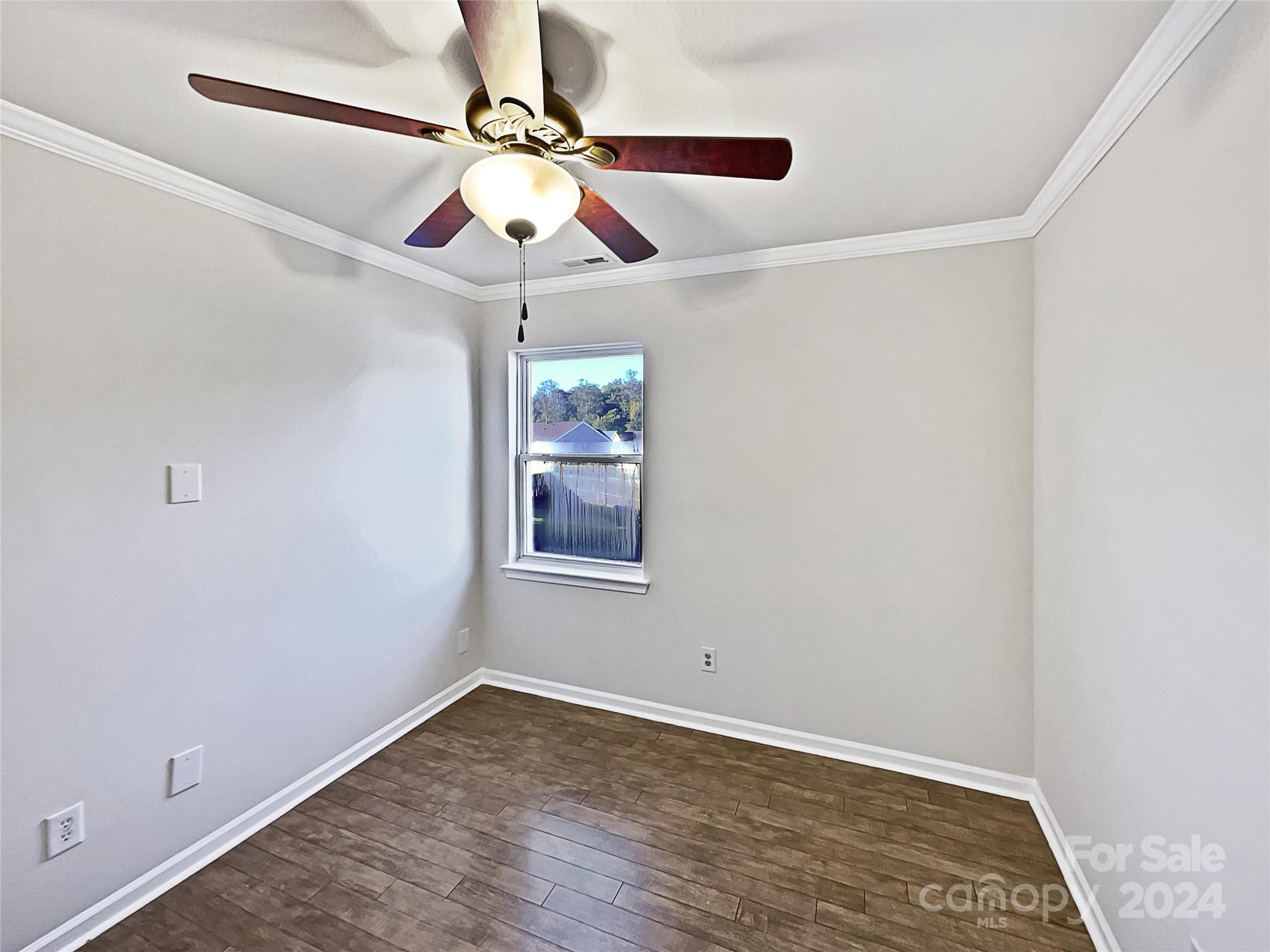 8117 Aqueduct Court Property Photo 5