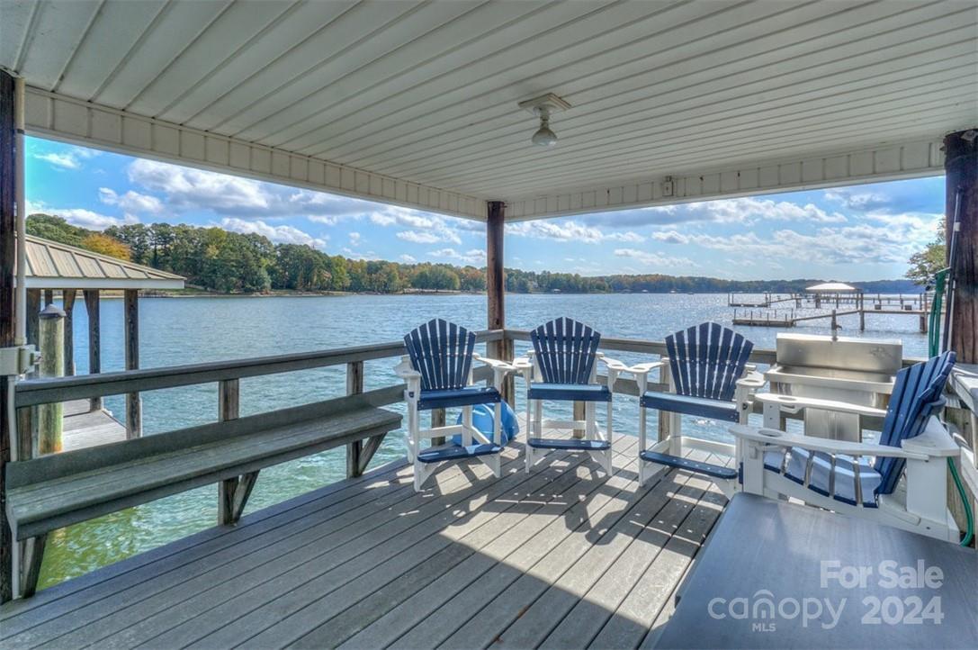 459 Kenway Loop Property Photo 3