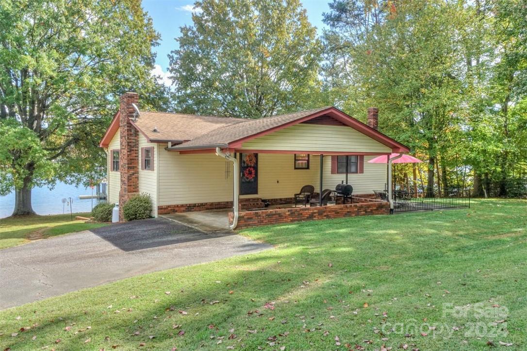 459 Kenway Loop Property Photo 5