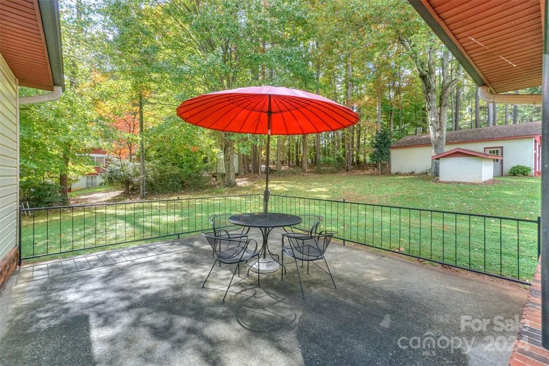 459 Kenway Loop Property Photo 7