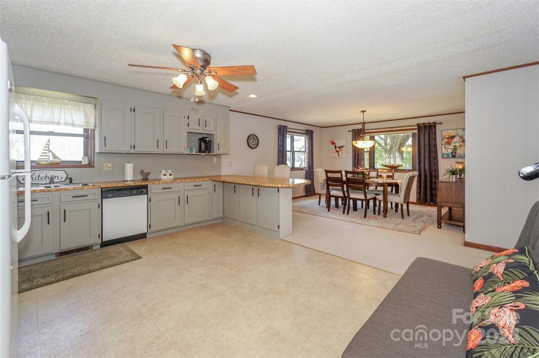 459 Kenway Loop Property Photo 8