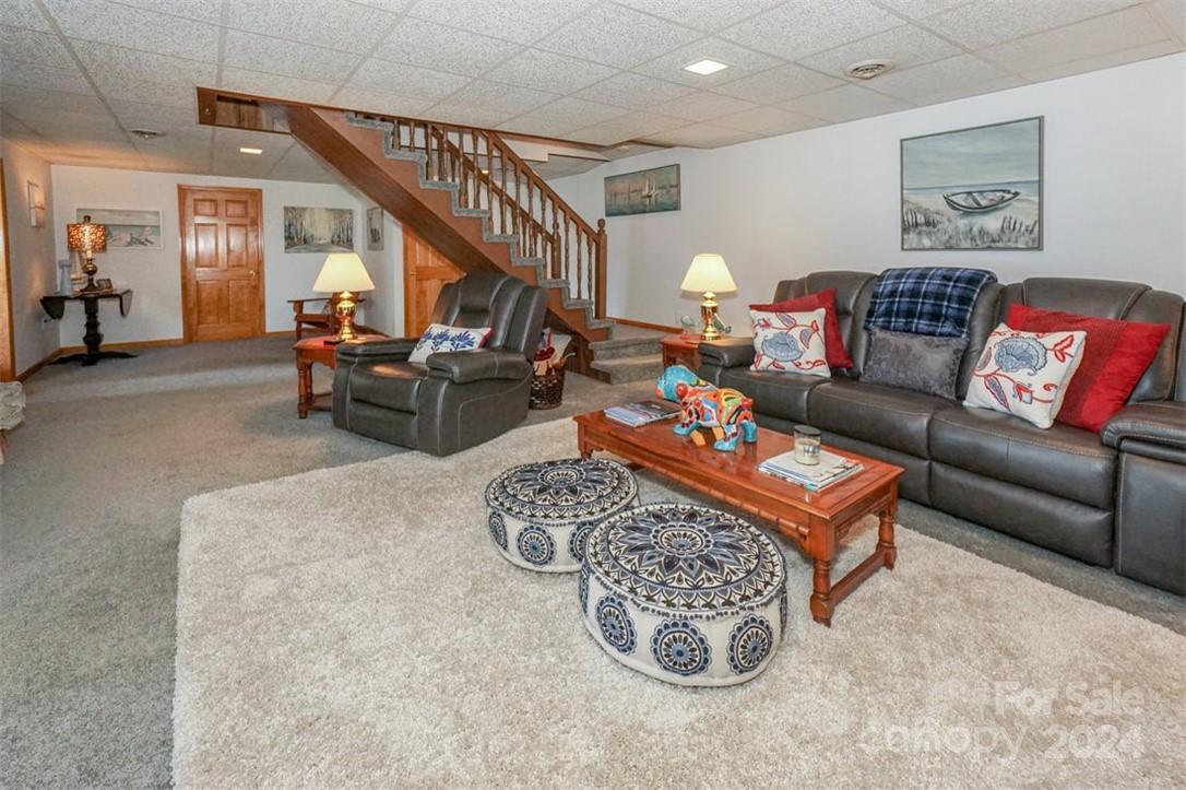 459 Kenway Loop Property Photo 22